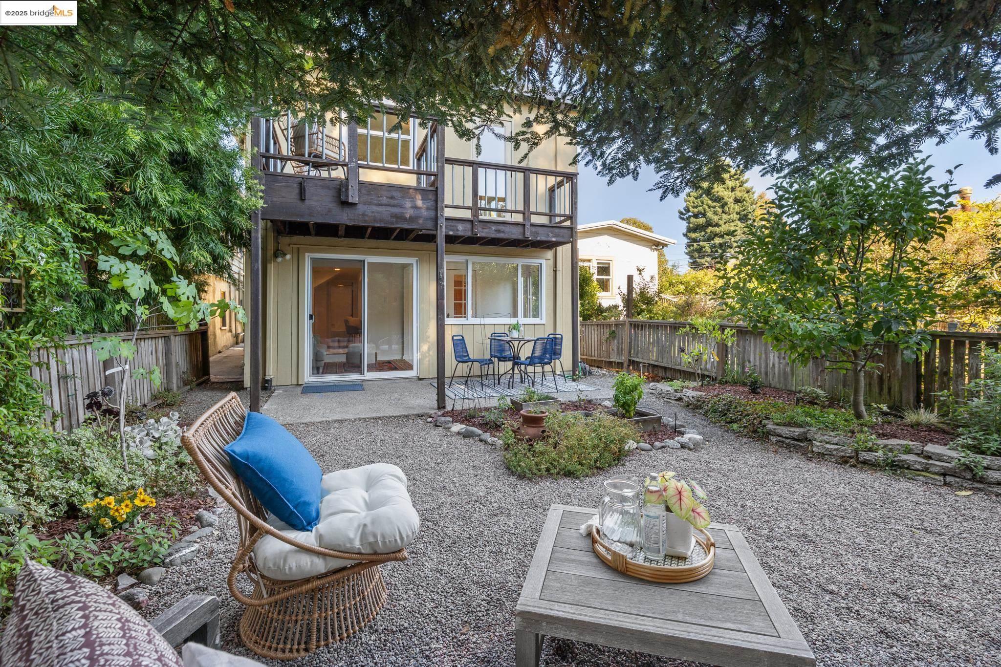 Detail Gallery Image 51 of 59 For 1622 Belvedere Ave, Berkeley,  CA 94702 - 2 Beds | 2/1 Baths