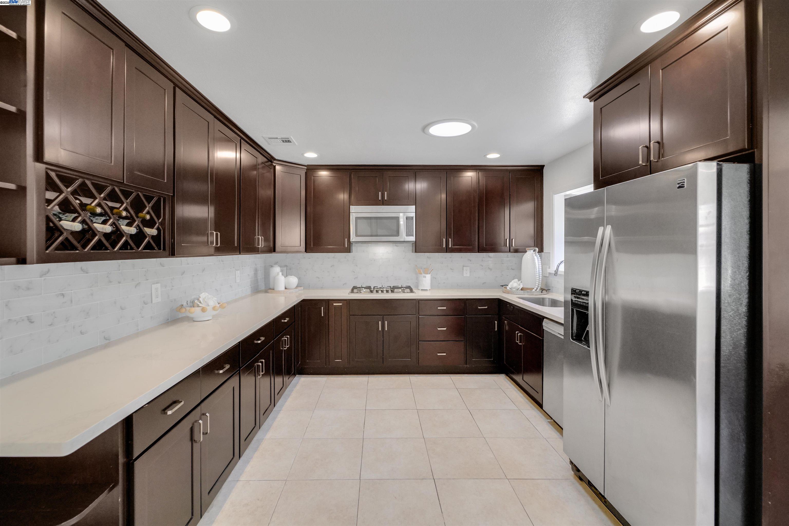 Detail Gallery Image 21 of 60 For 35922 Rosewood Dr, Newark,  CA 94560 - 3 Beds | 2 Baths