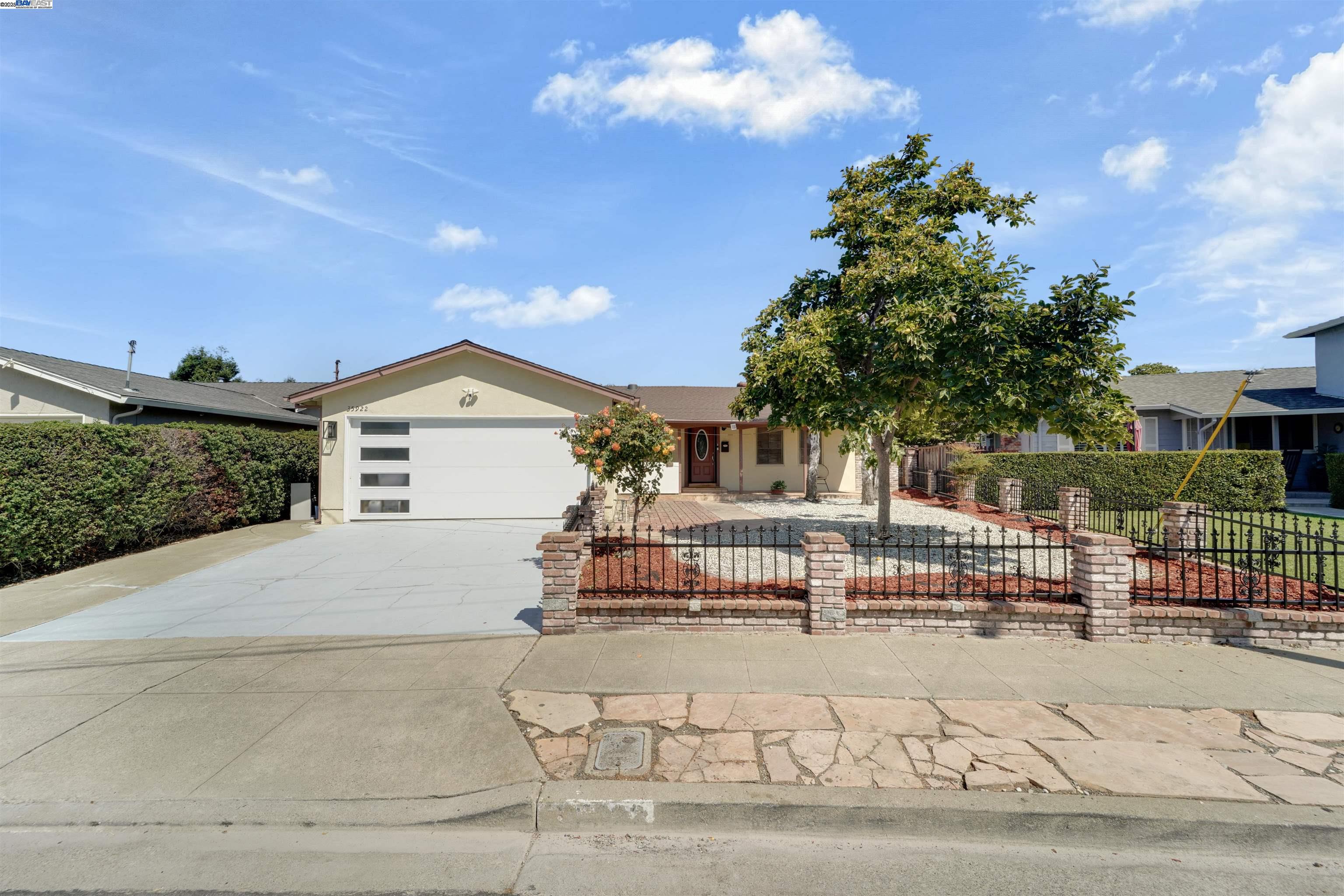 Detail Gallery Image 7 of 60 For 35922 Rosewood Dr, Newark,  CA 94560 - 3 Beds | 2 Baths