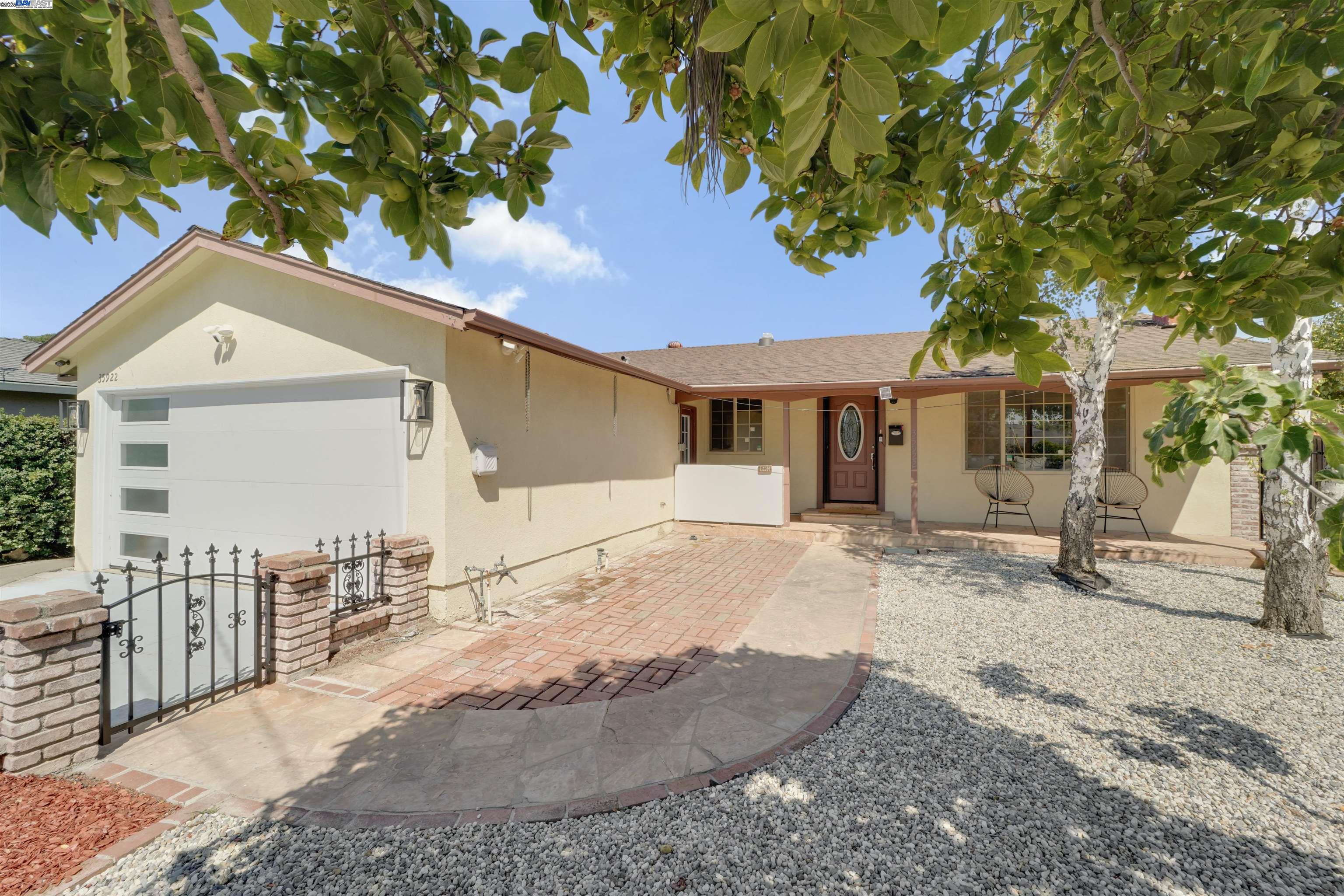 Detail Gallery Image 8 of 60 For 35922 Rosewood Dr, Newark,  CA 94560 - 3 Beds | 2 Baths