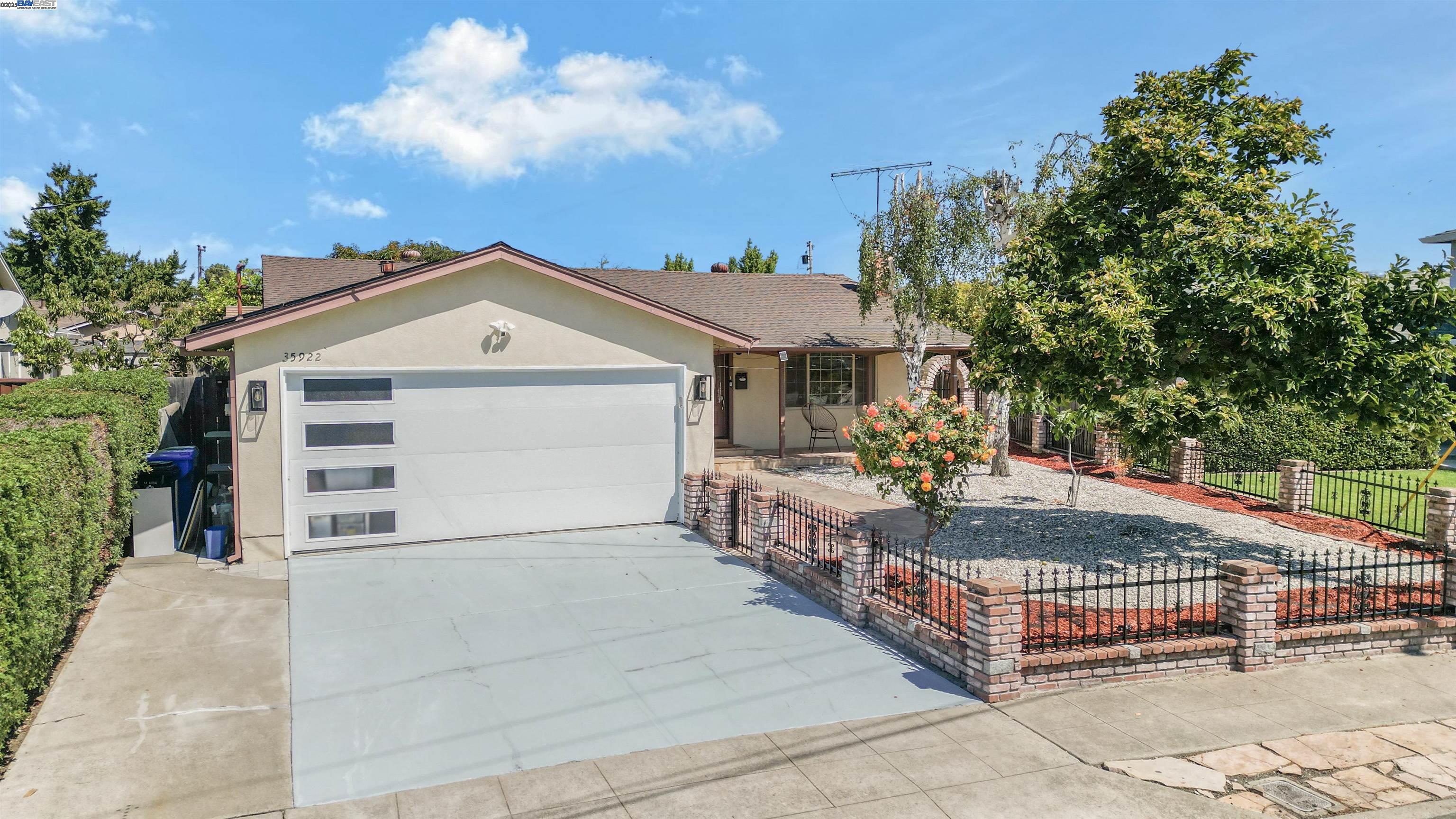 Detail Gallery Image 10 of 60 For 35922 Rosewood Dr, Newark,  CA 94560 - 3 Beds | 2 Baths