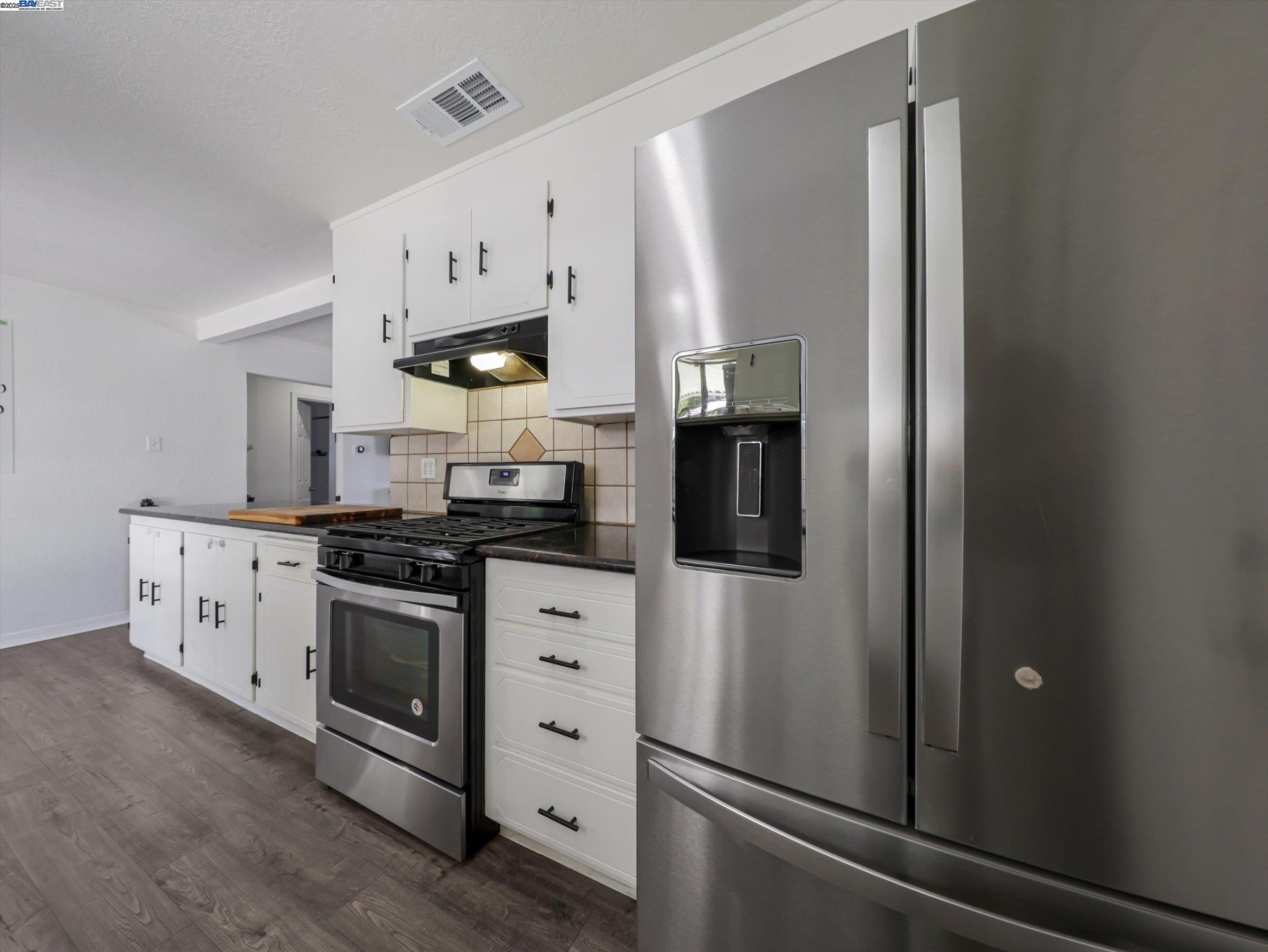 Detail Gallery Image 11 of 37 For 1343 Sixth Street, Rodeo,  CA 94572 - 2 Beds | 1 Baths