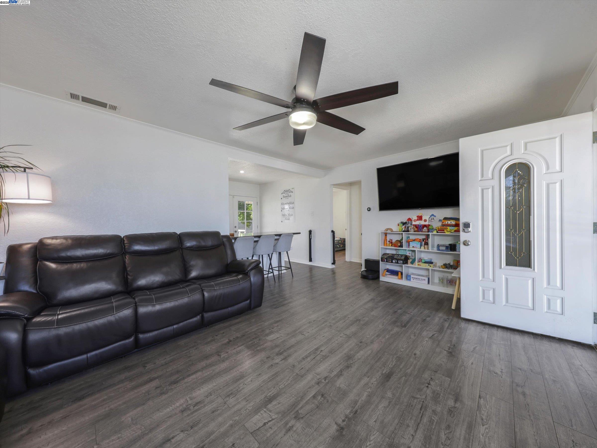 Detail Gallery Image 5 of 37 For 1343 Sixth Street, Rodeo,  CA 94572 - 2 Beds | 1 Baths