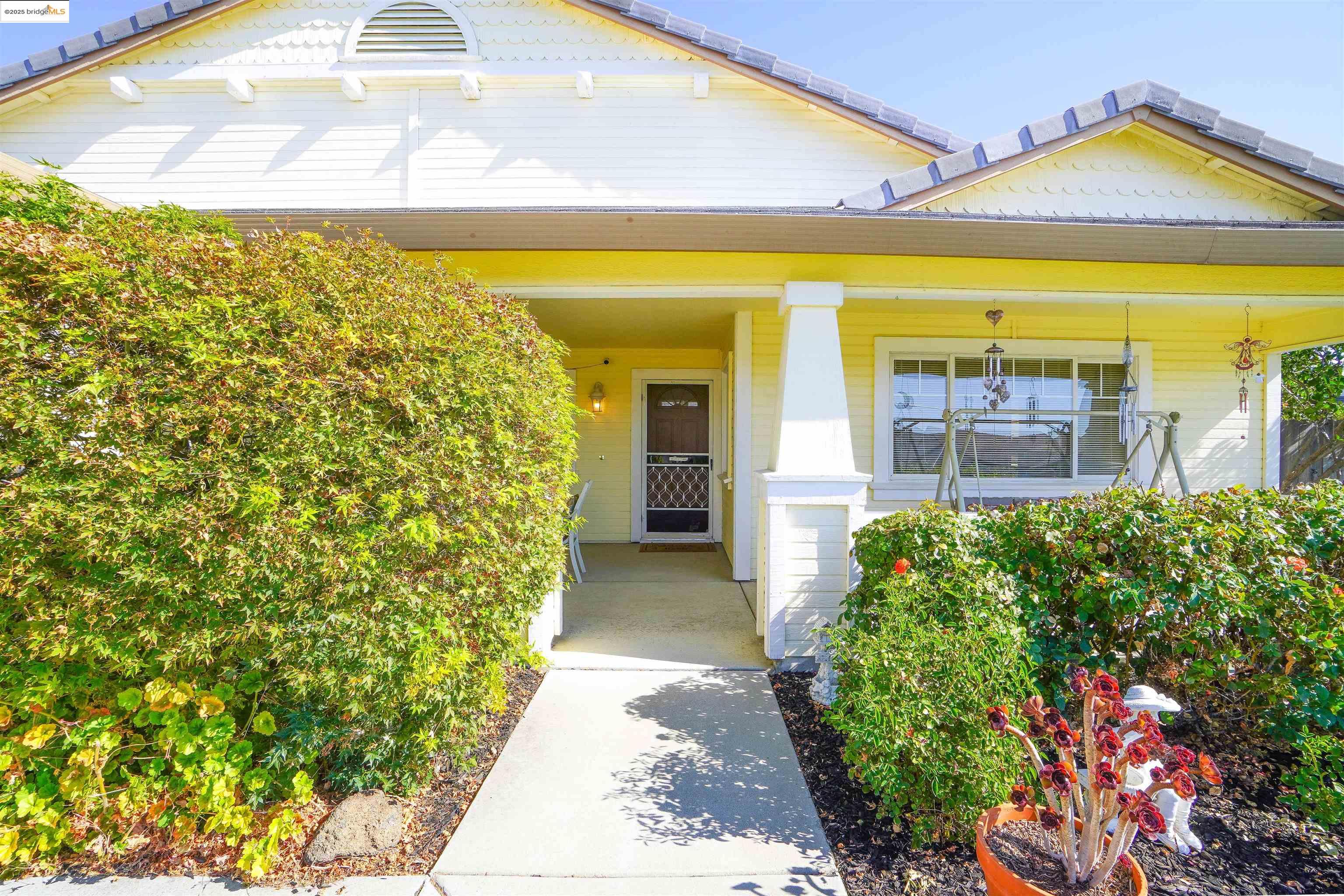 Detail Gallery Image 3 of 42 For 5402 Navajo Ct, Antioch,  CA 94531 - 4 Beds | 2/1 Baths