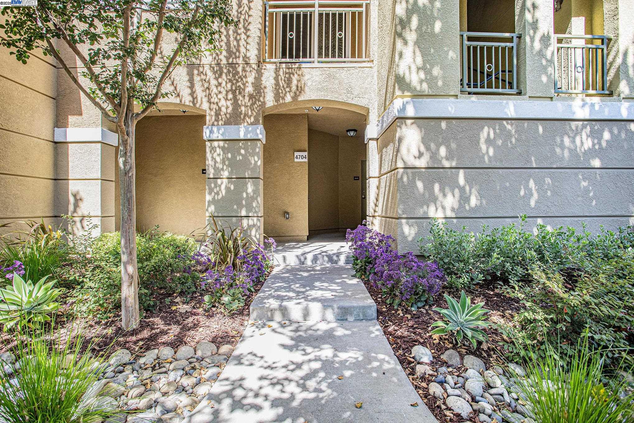 Detail Gallery Image 2 of 25 For 4704 Norris Canyon Rd #206,  San Ramon,  CA 94583 - 3 Beds | 2 Baths