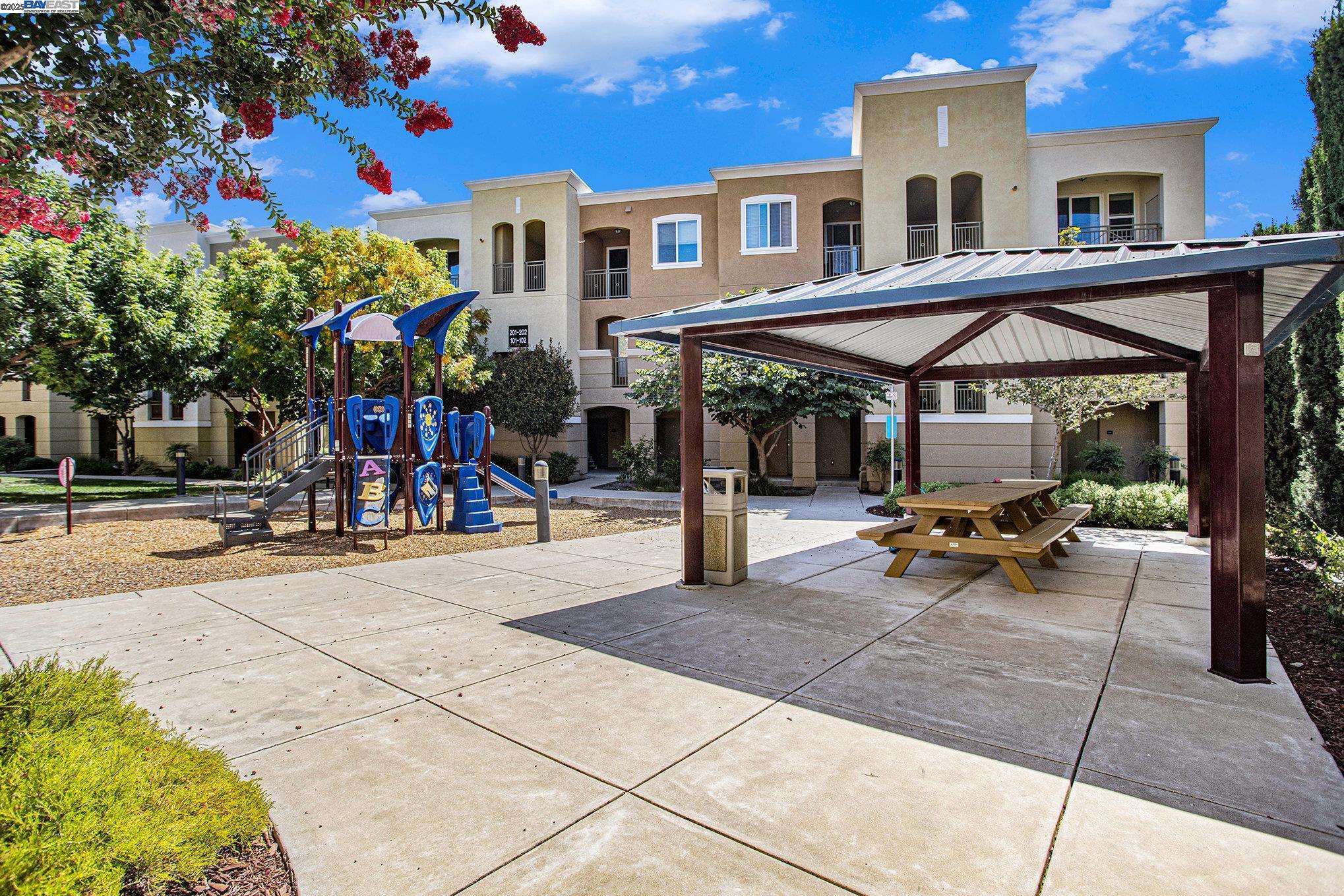 Detail Gallery Image 23 of 25 For 4704 Norris Canyon Rd #206,  San Ramon,  CA 94583 - 3 Beds | 2 Baths