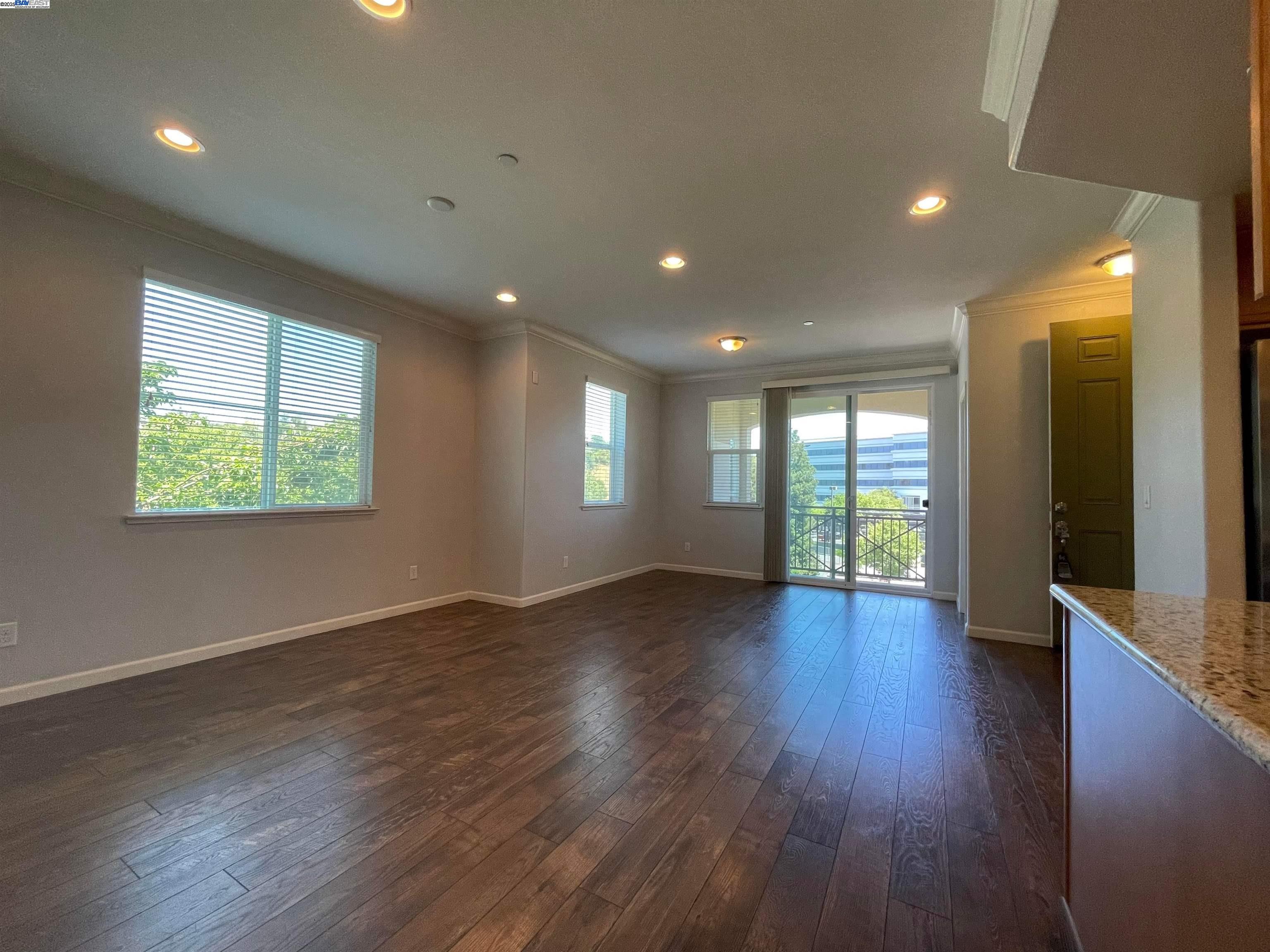Detail Gallery Image 4 of 16 For 4704 Norris Canyon Rd #206,  San Ramon,  CA 94583 - 3 Beds | 2 Baths