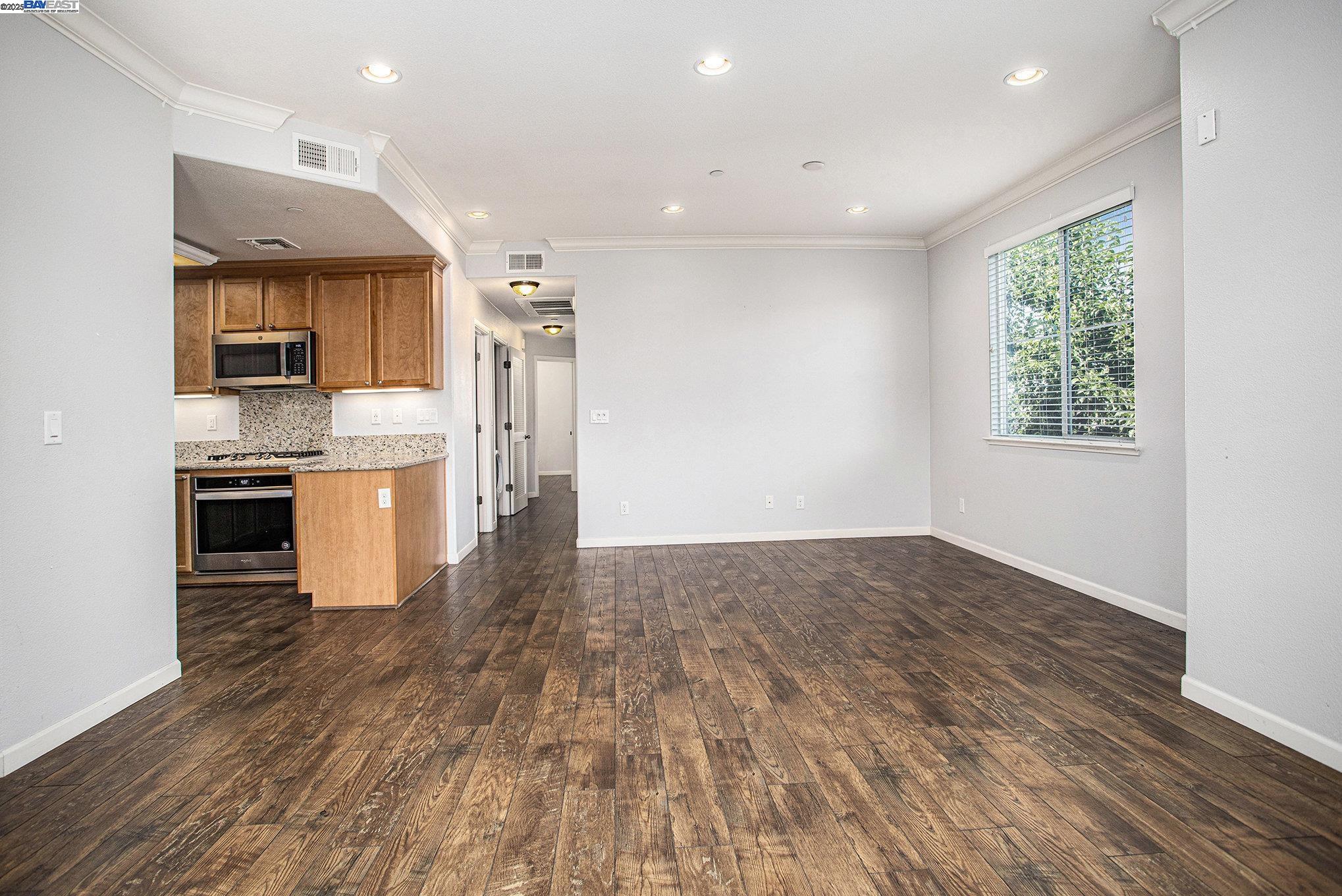 Detail Gallery Image 4 of 25 For 4704 Norris Canyon Rd #206,  San Ramon,  CA 94583 - 3 Beds | 2 Baths