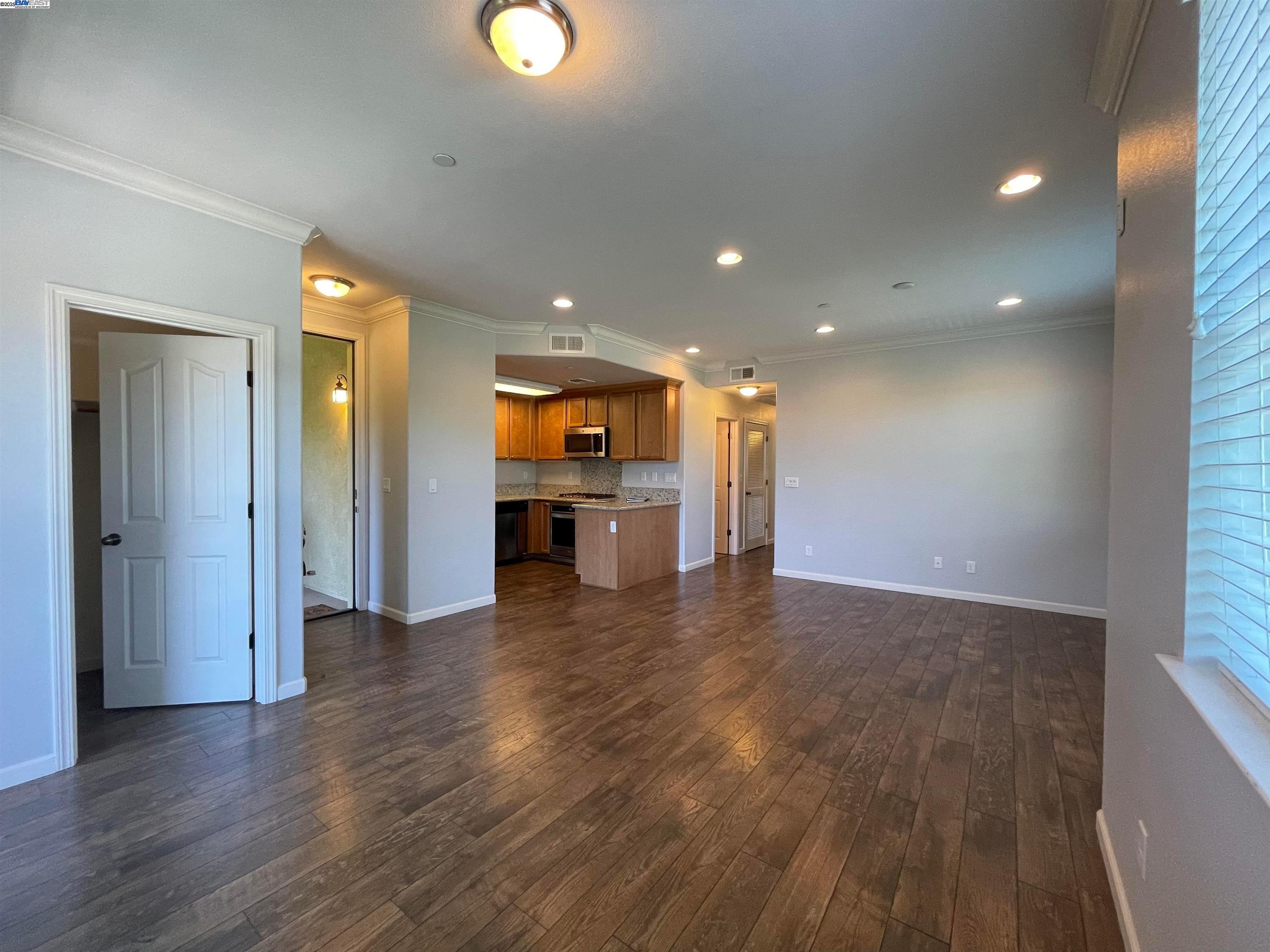Detail Gallery Image 5 of 16 For 4704 Norris Canyon Rd #206,  San Ramon,  CA 94583 - 3 Beds | 2 Baths