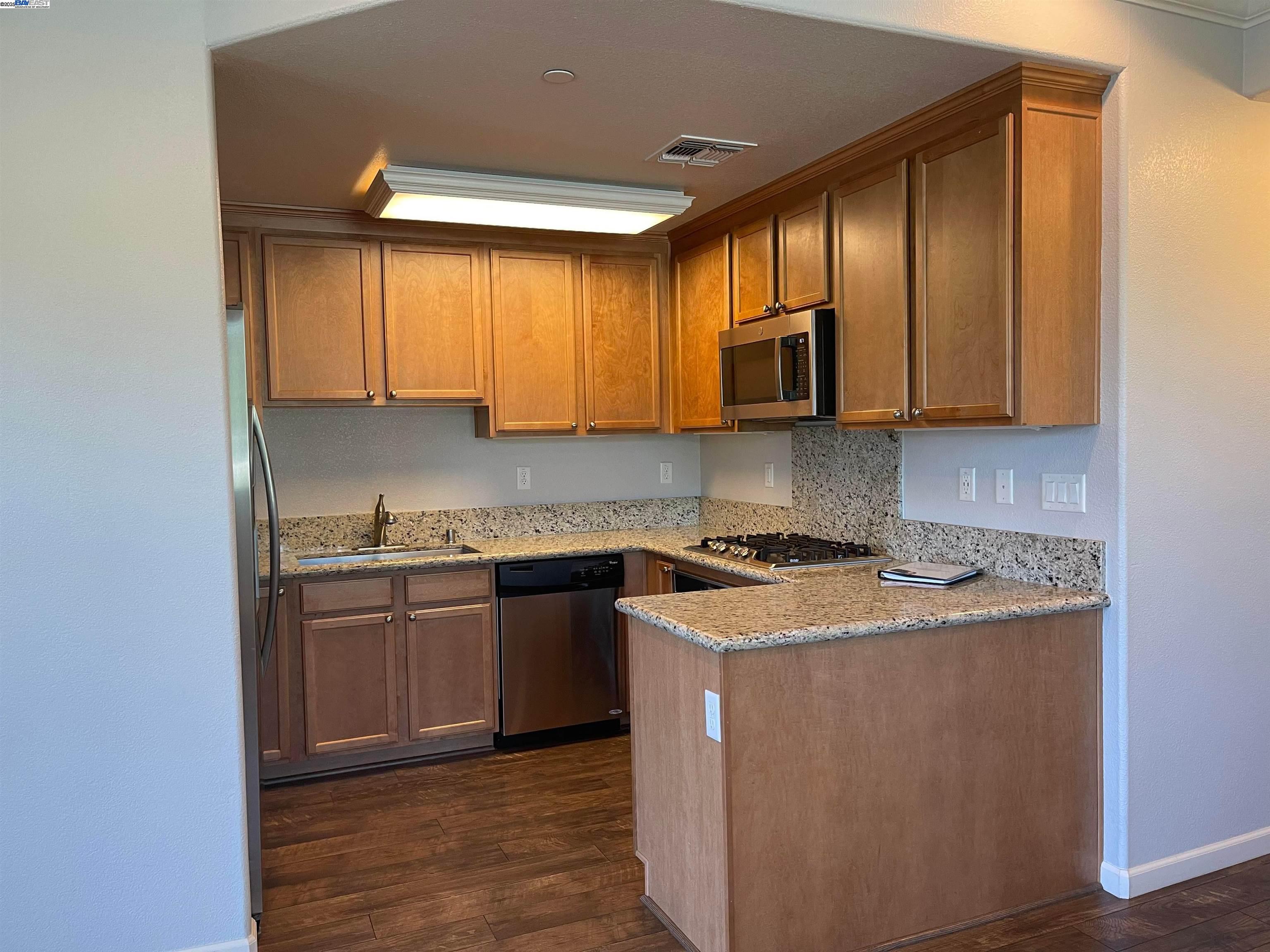 Detail Gallery Image 9 of 16 For 4704 Norris Canyon Rd #206,  San Ramon,  CA 94583 - 3 Beds | 2 Baths