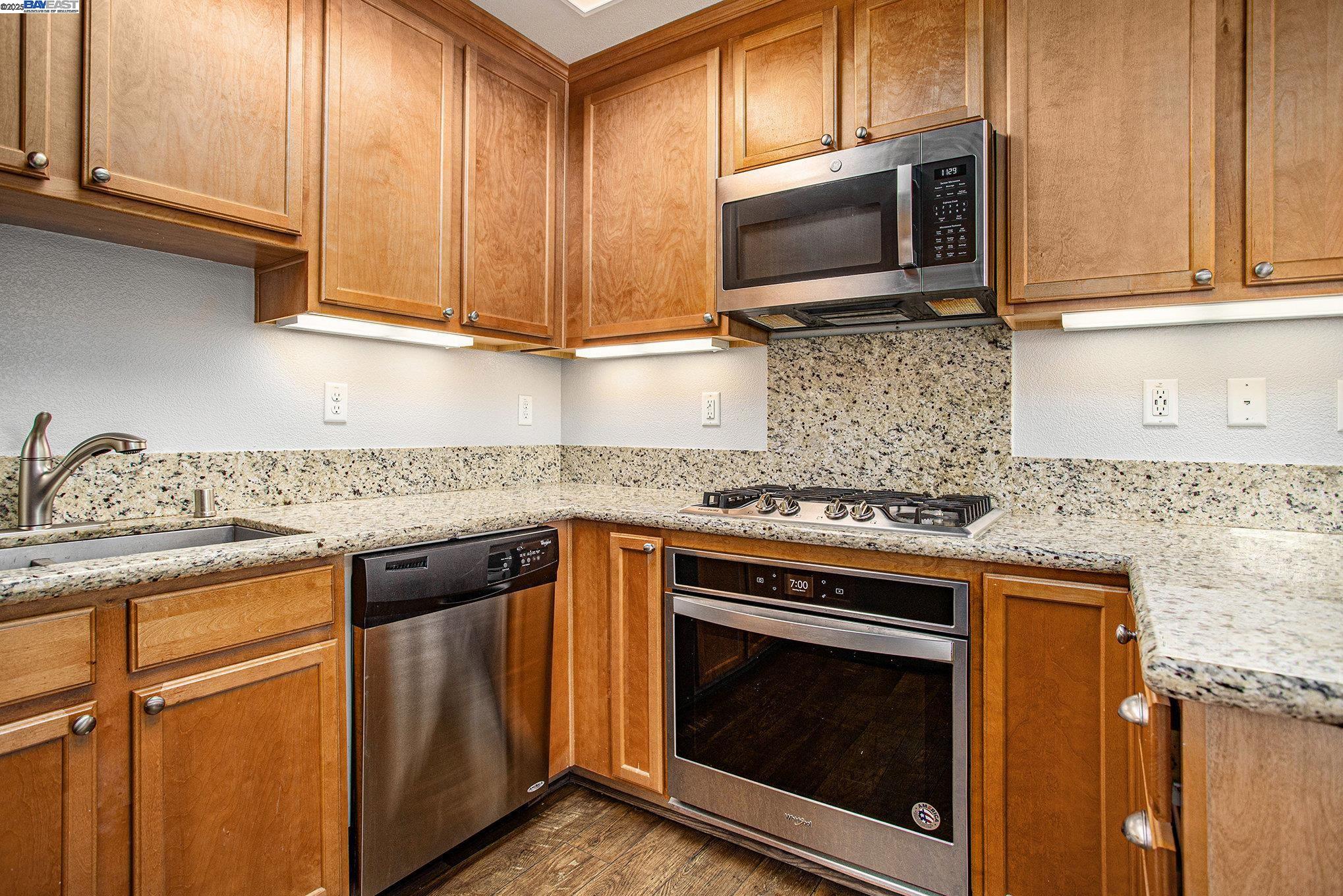 Detail Gallery Image 9 of 25 For 4704 Norris Canyon Rd #206,  San Ramon,  CA 94583 - 3 Beds | 2 Baths