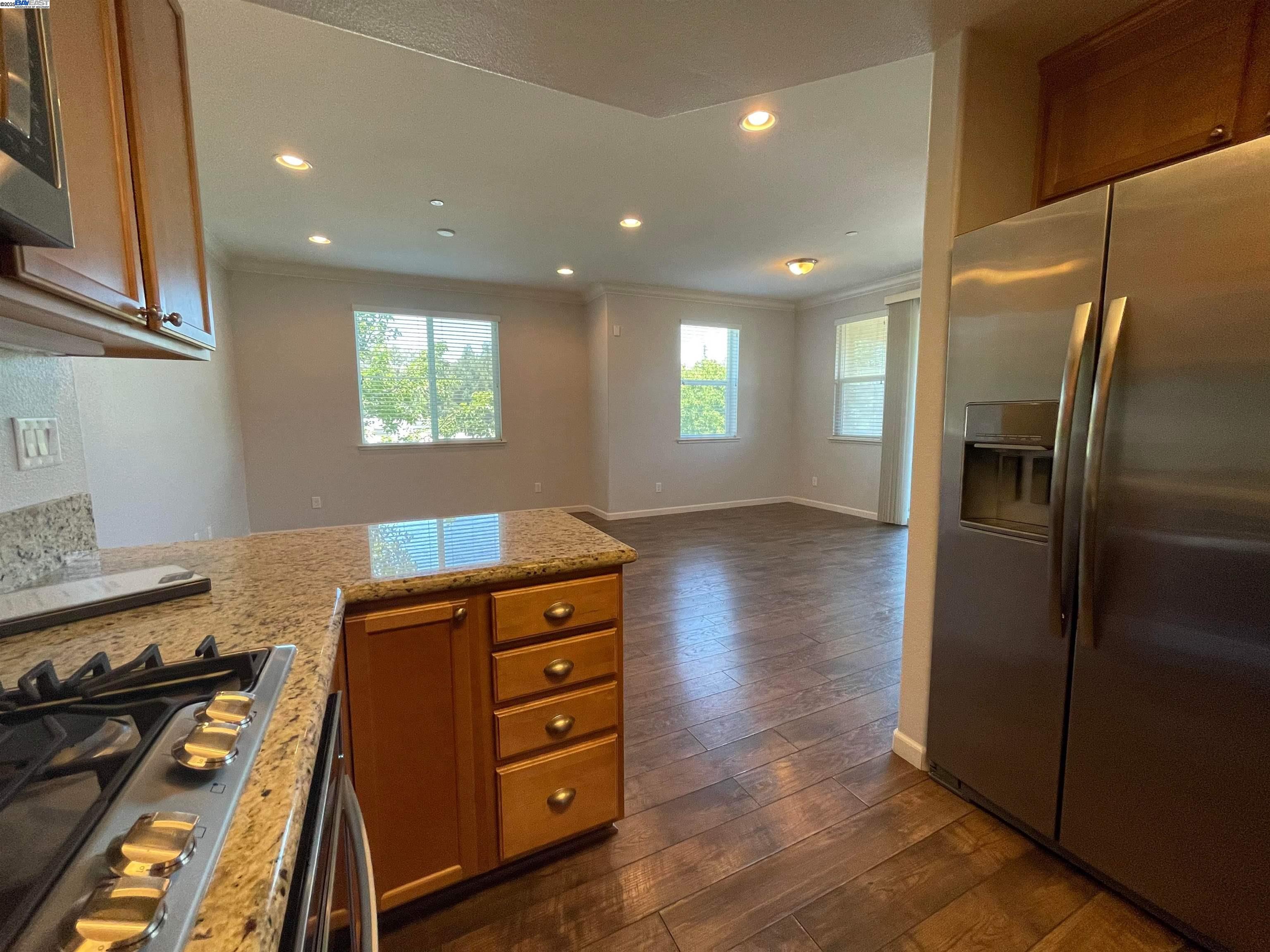 Detail Gallery Image 10 of 16 For 4704 Norris Canyon Rd #206,  San Ramon,  CA 94583 - 3 Beds | 2 Baths