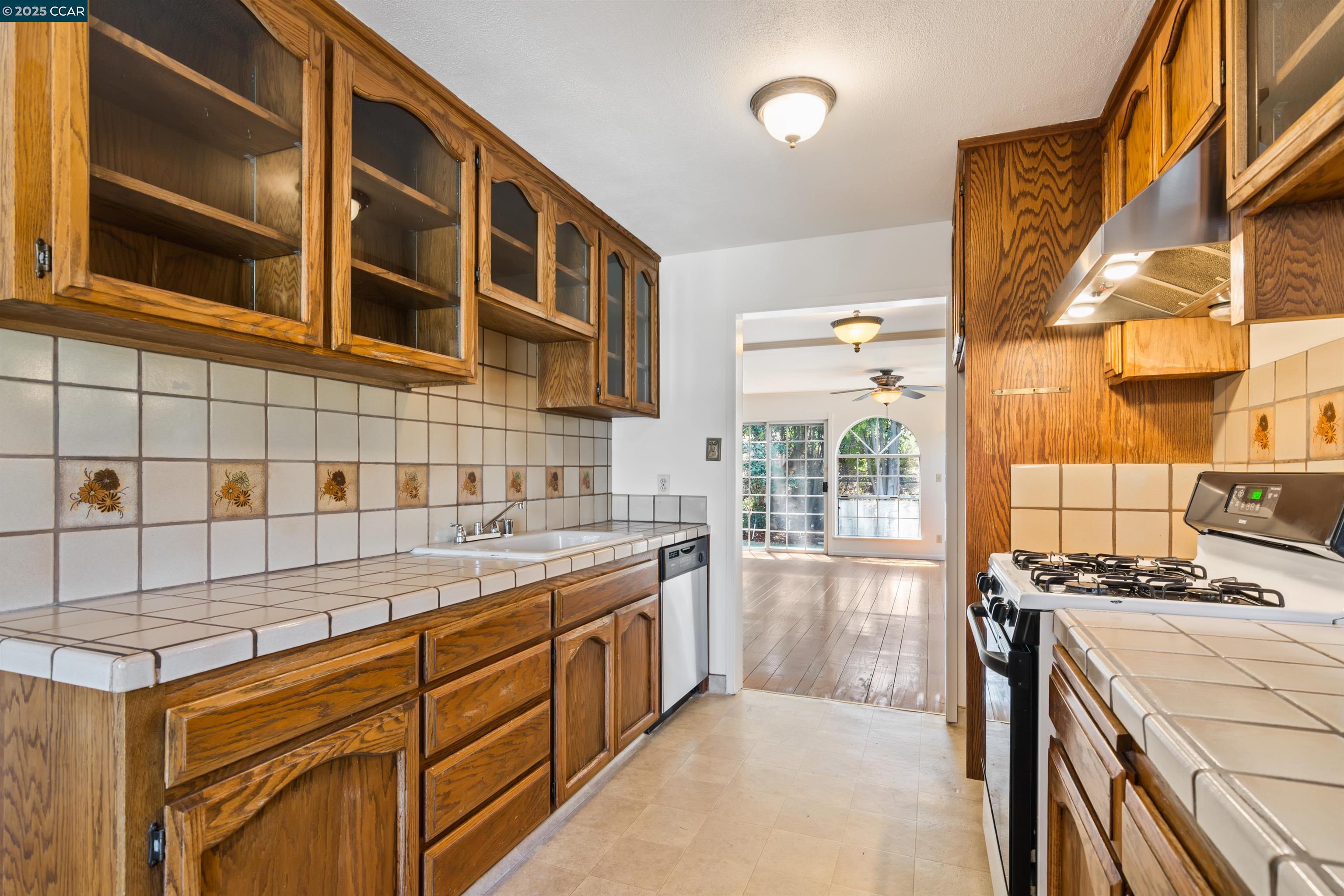 Detail Gallery Image 18 of 28 For 701 Putnam St, Antioch,  CA 94509 - 3 Beds | 2 Baths