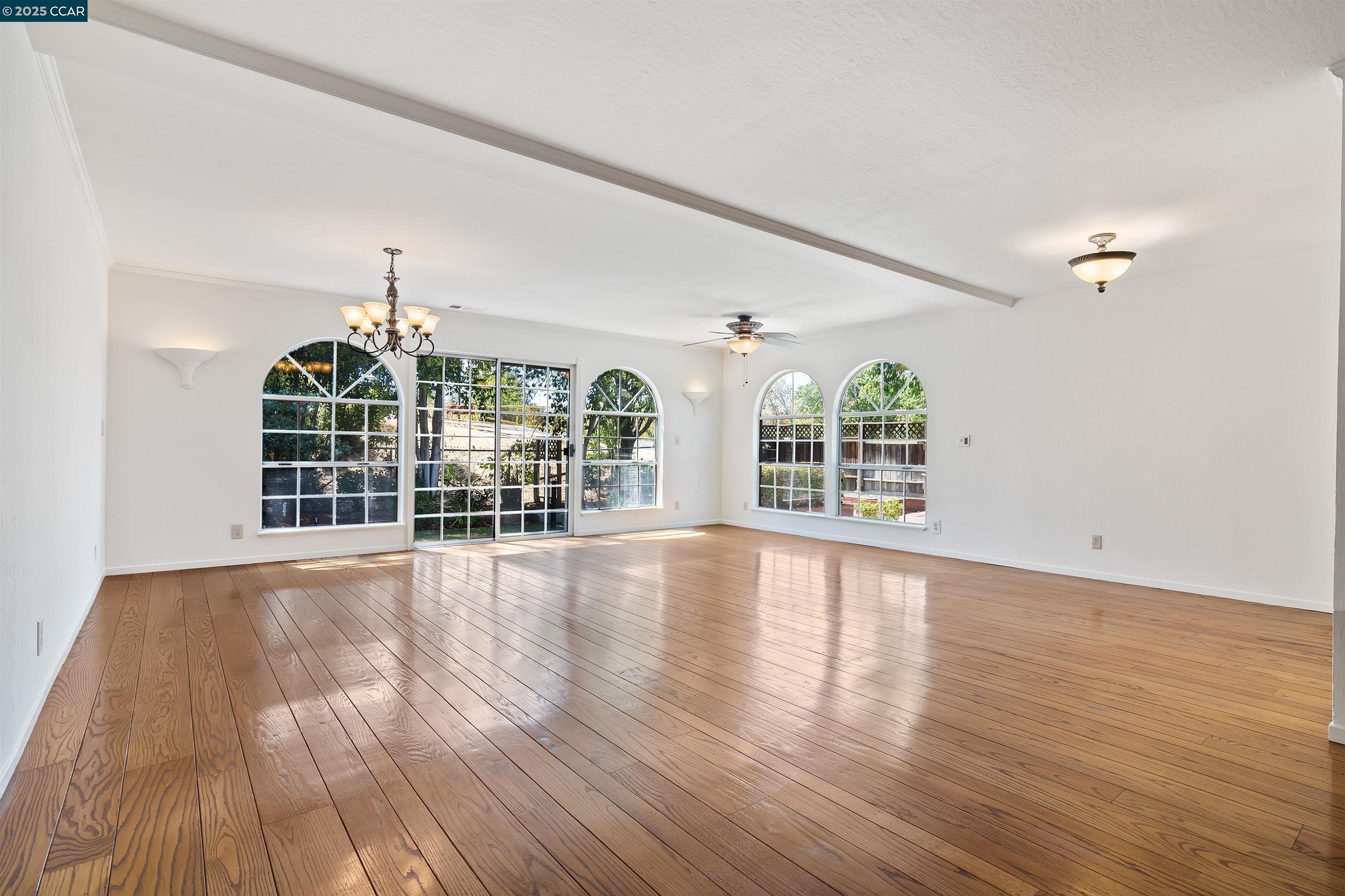Detail Gallery Image 4 of 28 For 701 Putnam St, Antioch,  CA 94509 - 3 Beds | 2 Baths