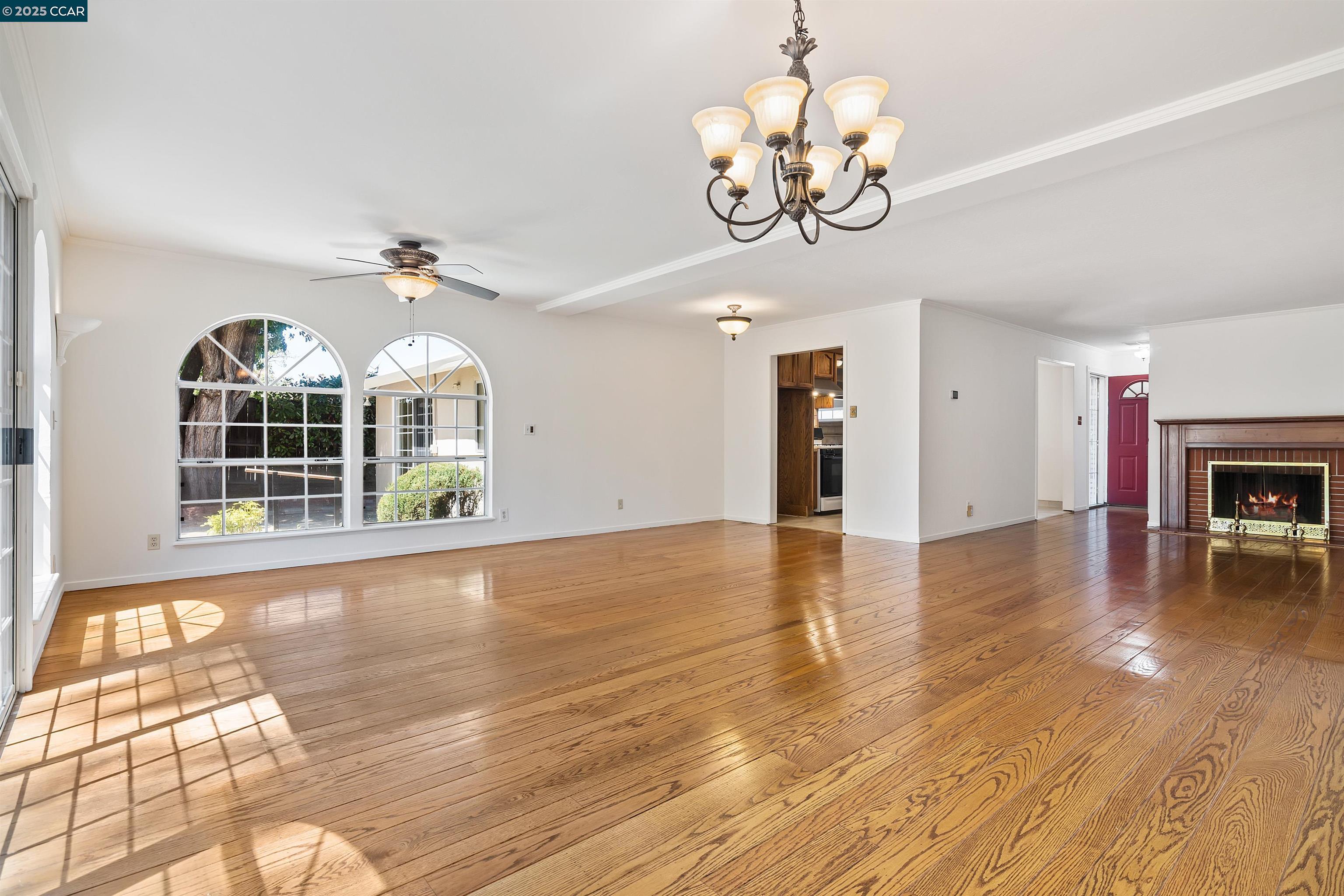 Detail Gallery Image 5 of 28 For 701 Putnam St, Antioch,  CA 94509 - 3 Beds | 2 Baths
