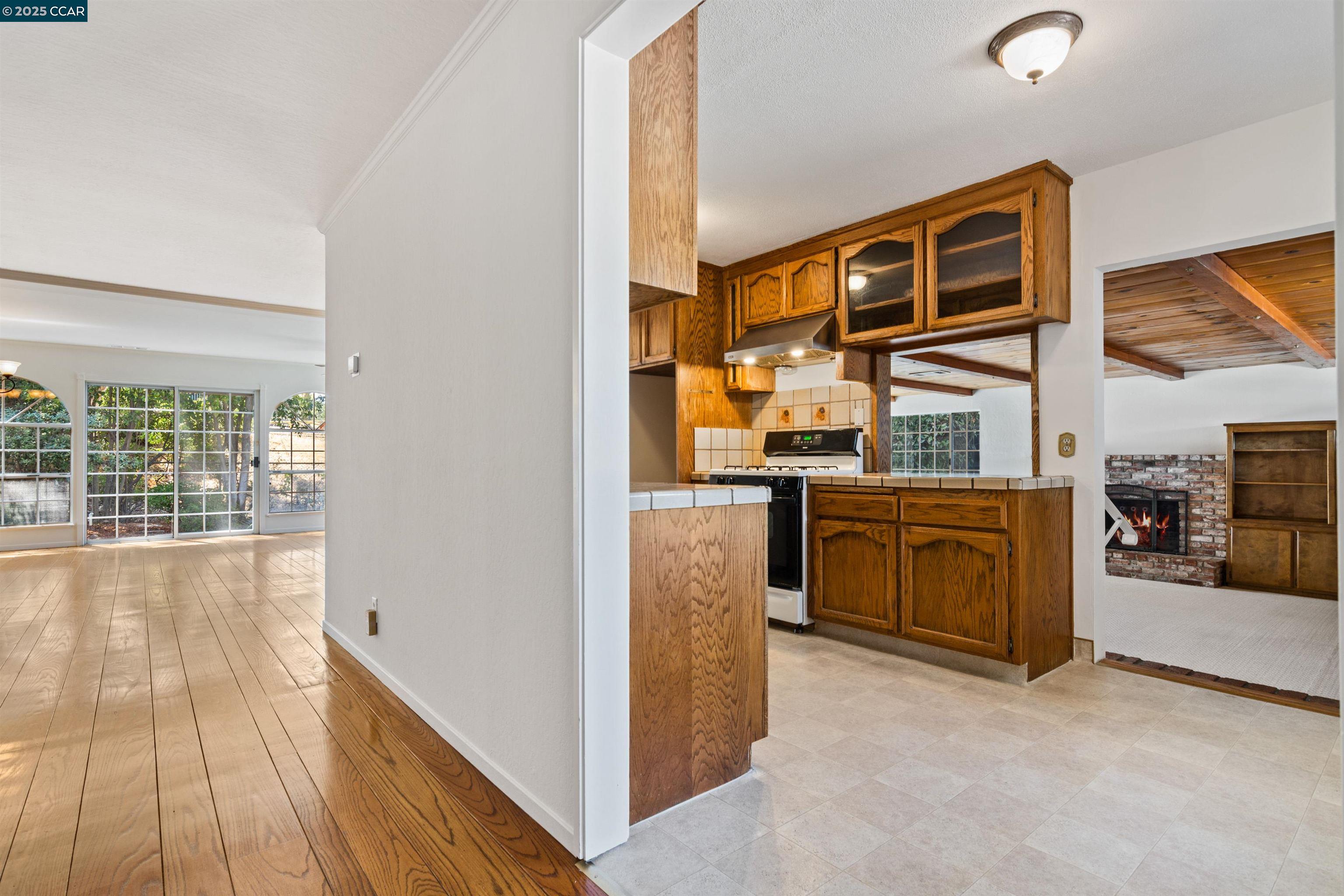 Detail Gallery Image 6 of 28 For 701 Putnam St, Antioch,  CA 94509 - 3 Beds | 2 Baths