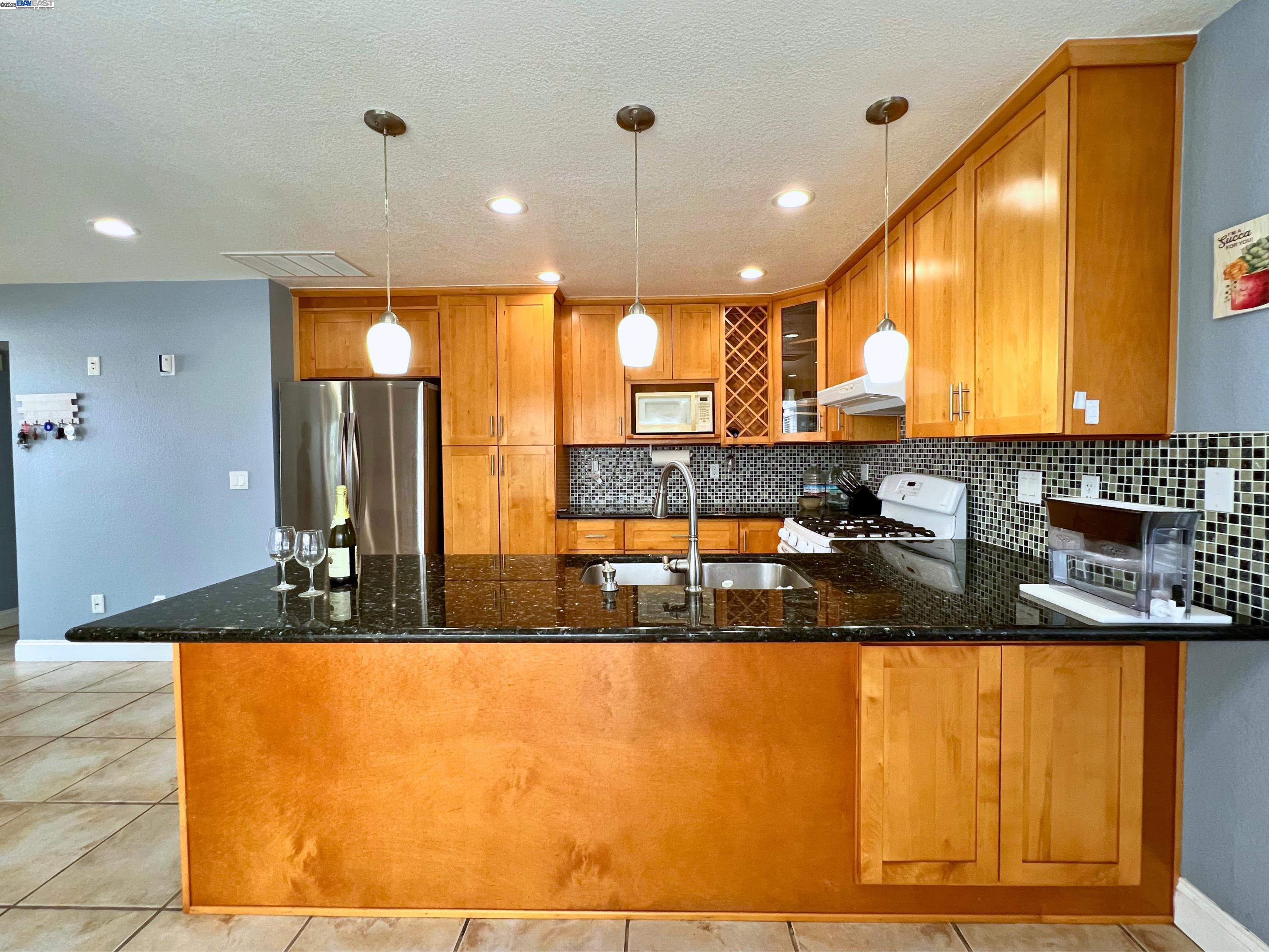 Detail Gallery Image 18 of 51 For 85 Phillips Ct, Tracy,  CA 95376 - 3 Beds | 2/1 Baths