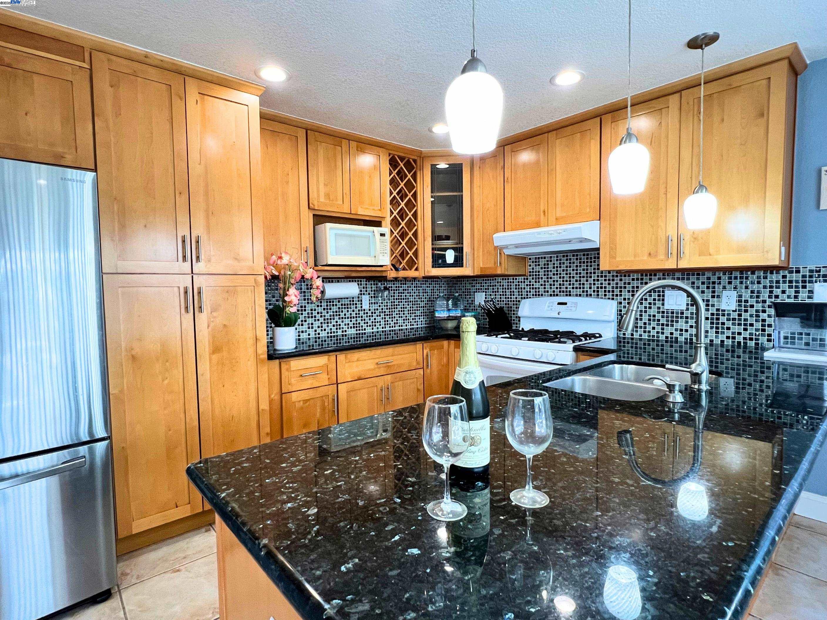 Detail Gallery Image 19 of 51 For 85 Phillips Ct, Tracy,  CA 95376 - 3 Beds | 2/1 Baths