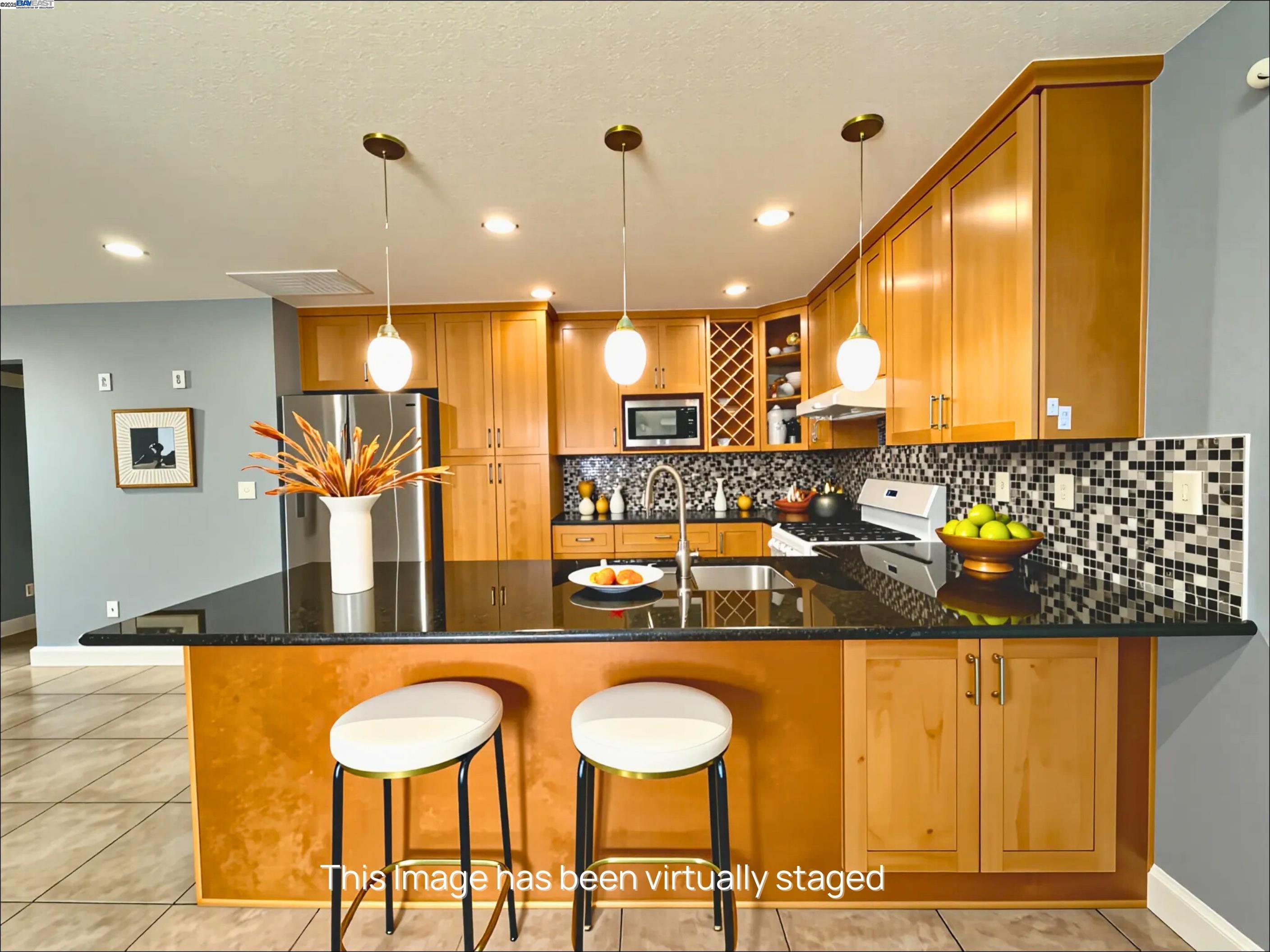 Detail Gallery Image 4 of 51 For 85 Phillips Ct, Tracy,  CA 95376 - 3 Beds | 2/1 Baths