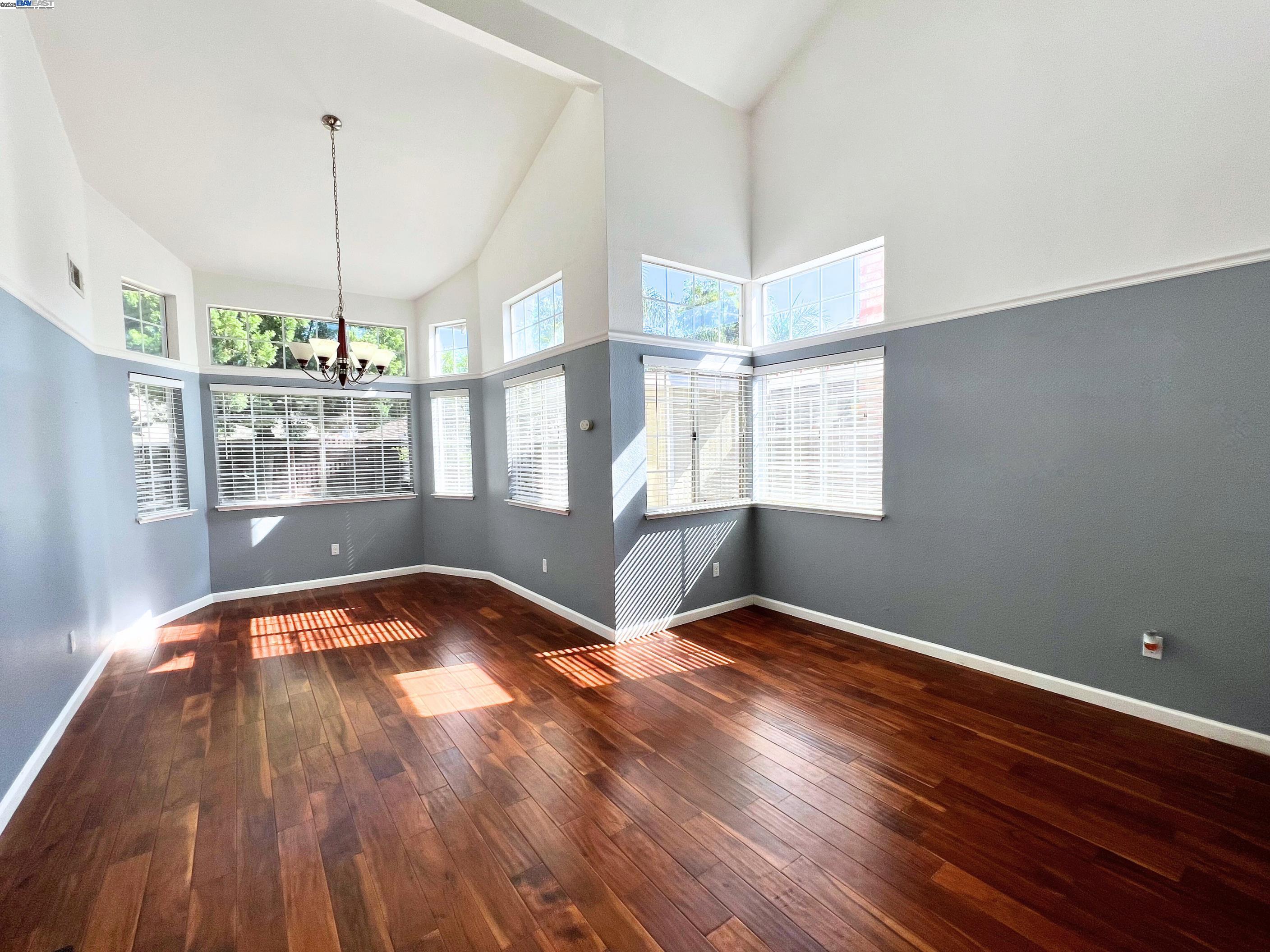 Detail Gallery Image 31 of 51 For 85 Phillips Ct, Tracy,  CA 95376 - 3 Beds | 2/1 Baths