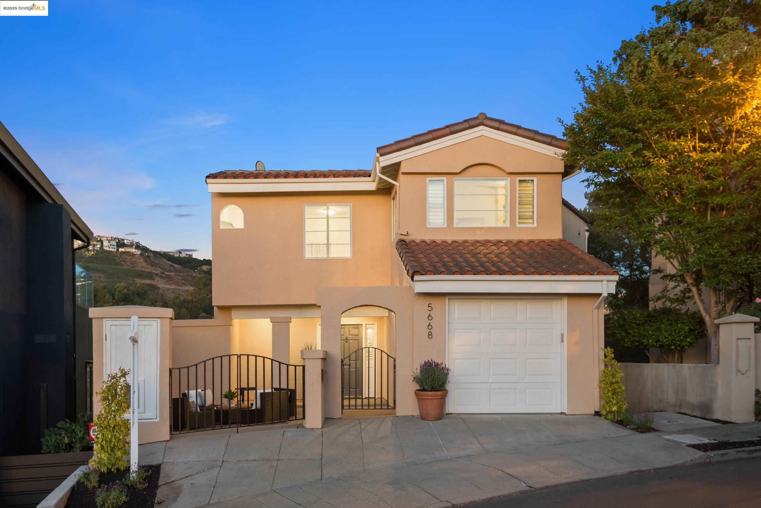 Detail Gallery Image 1 of 29 For 5668 Buena Vista Ave, Oakland,  CA 94618 - 3 Beds | 2/1 Baths