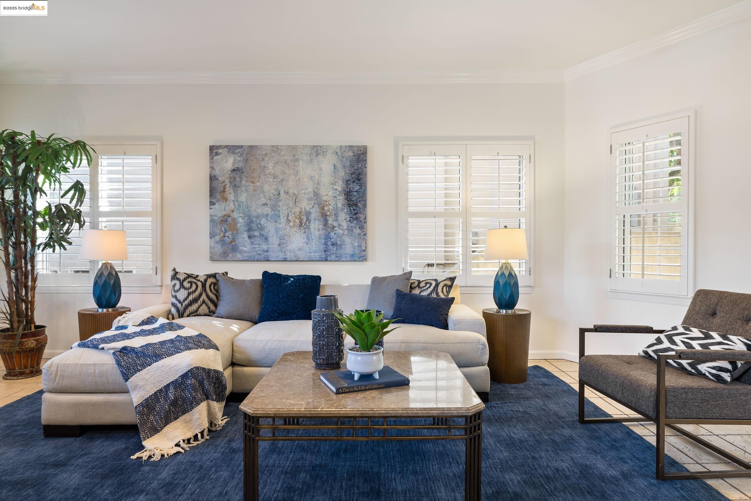 Detail Gallery Image 13 of 29 For 5668 Buena Vista Ave, Oakland,  CA 94618 - 3 Beds | 2/1 Baths