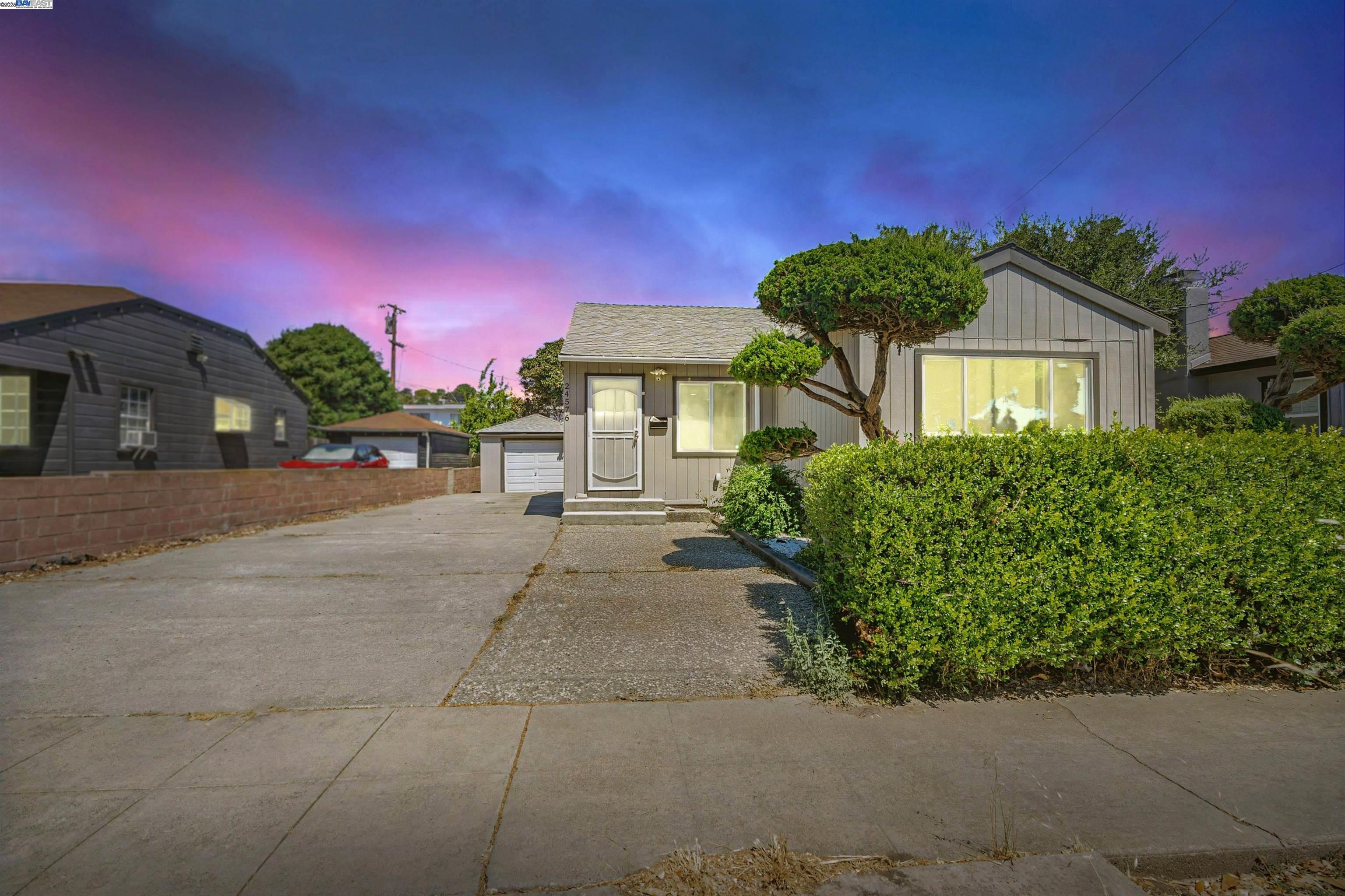 Detail Gallery Image 1 of 48 For 24576 Oneil Ave, Hayward,  CA 94544 - 3 Beds | 2 Baths