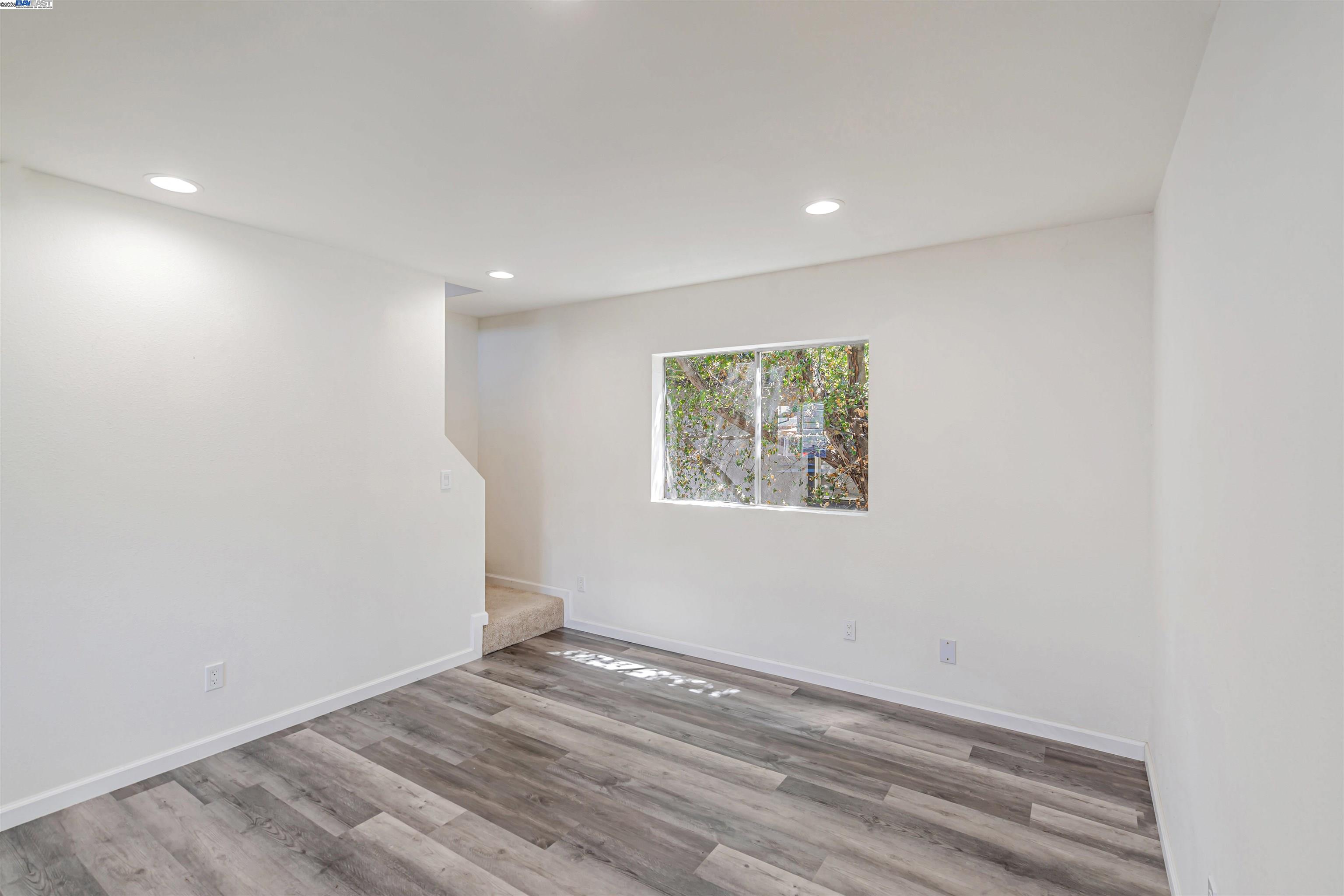 Detail Gallery Image 13 of 48 For 24576 Oneil Ave, Hayward,  CA 94544 - 3 Beds | 2 Baths