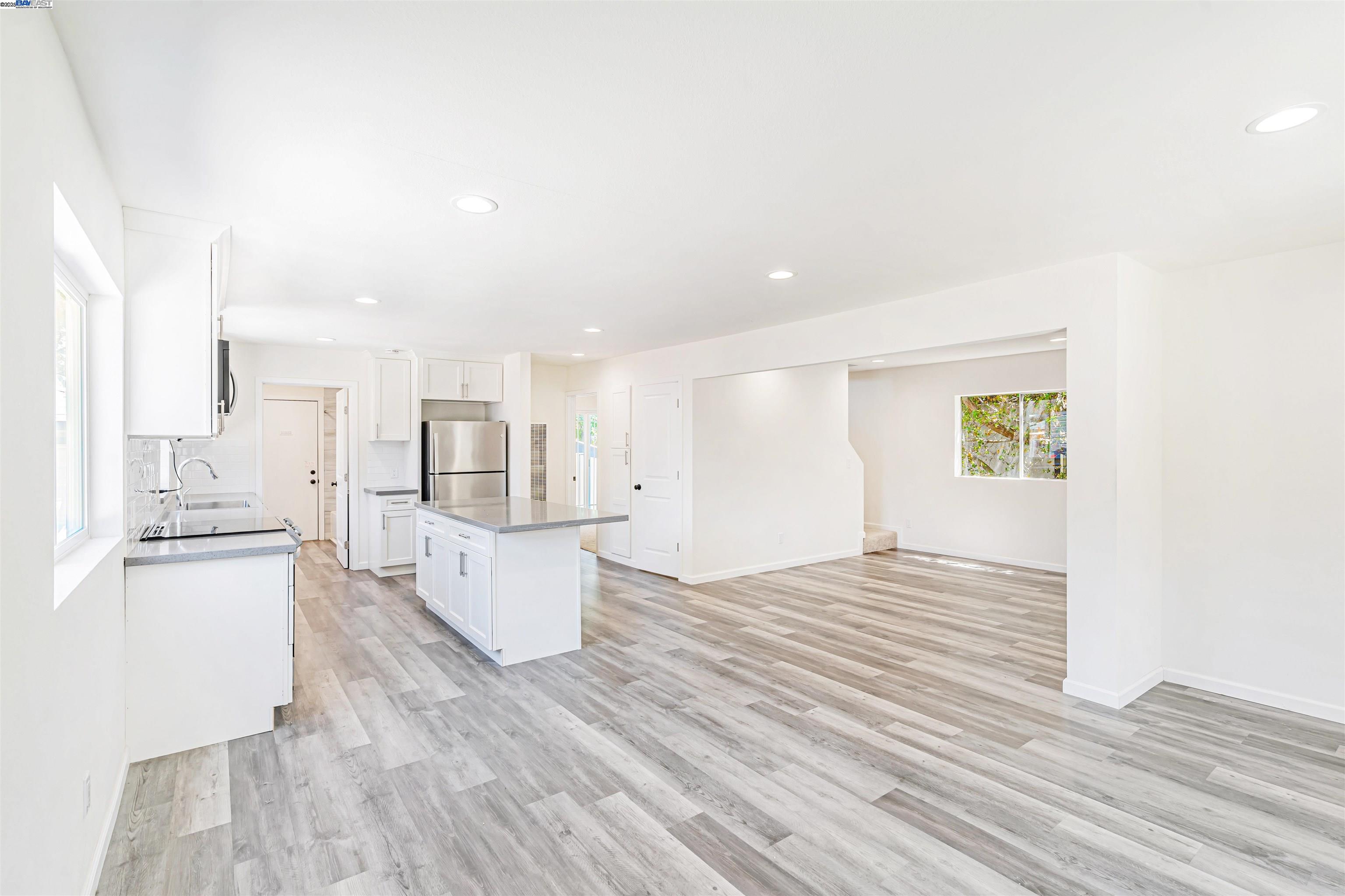 Detail Gallery Image 5 of 48 For 24576 Oneil Ave, Hayward,  CA 94544 - 3 Beds | 2 Baths