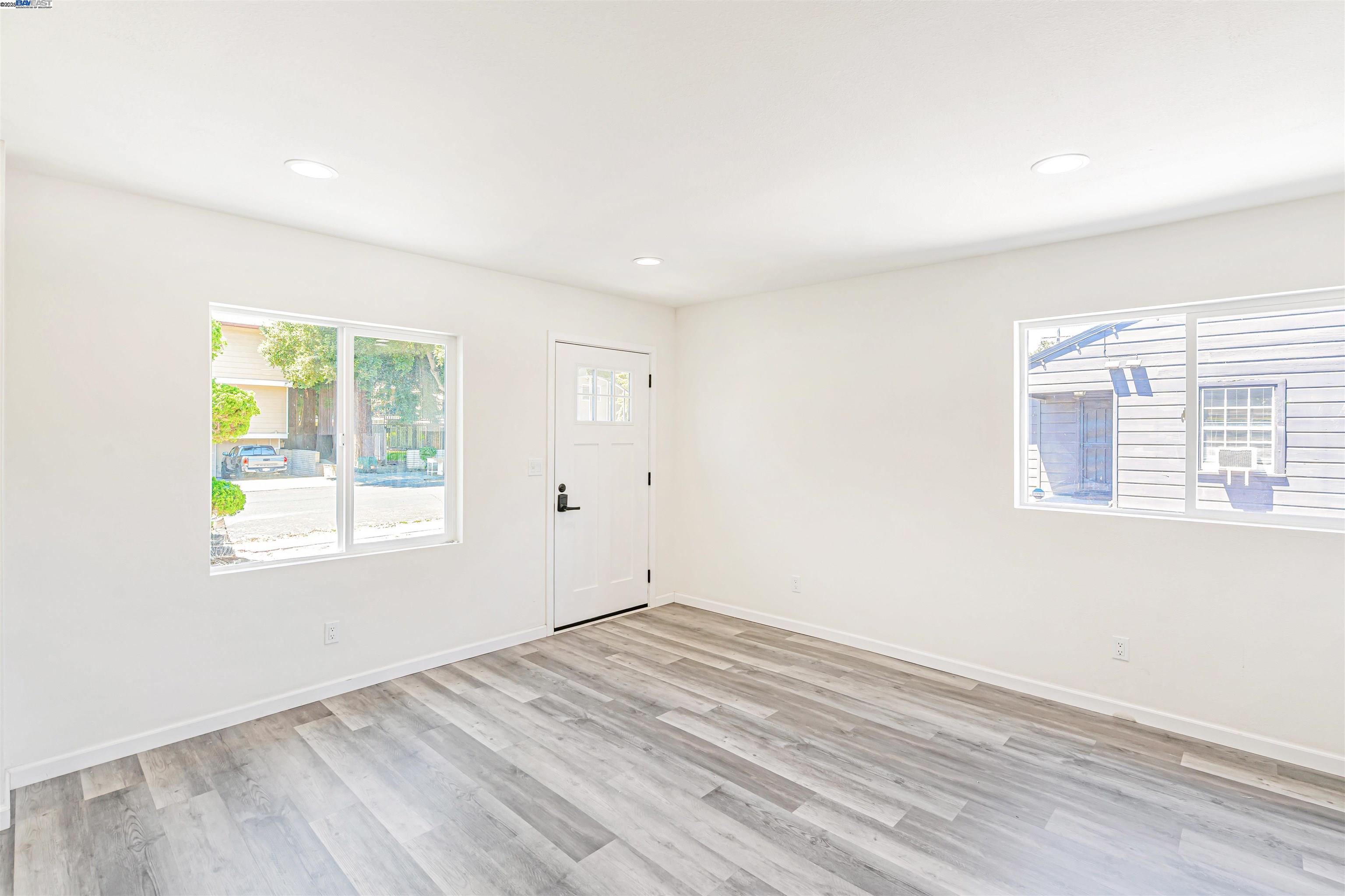 Detail Gallery Image 6 of 48 For 24576 Oneil Ave, Hayward,  CA 94544 - 3 Beds | 2 Baths