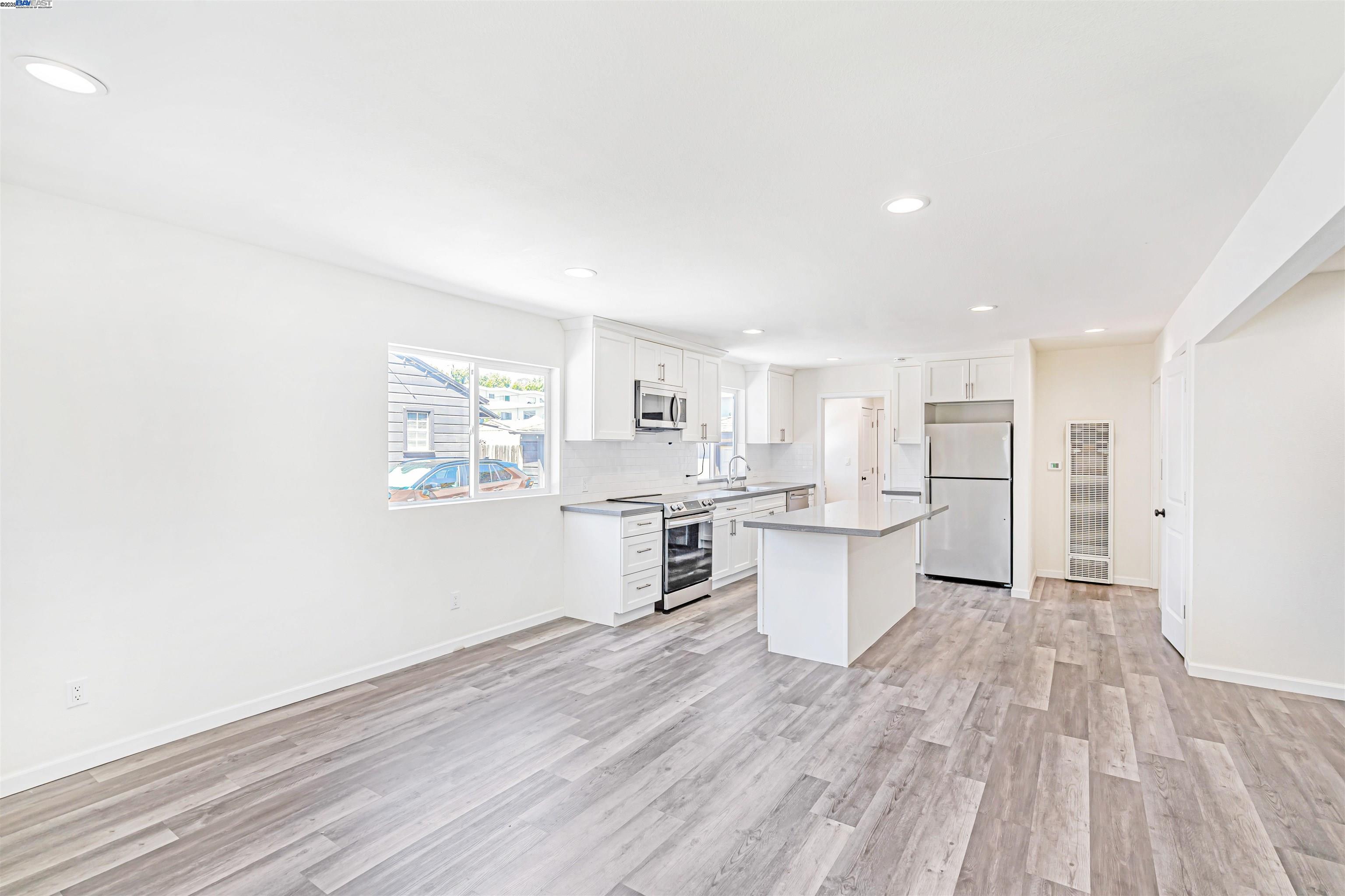 Detail Gallery Image 7 of 48 For 24576 Oneil Ave, Hayward,  CA 94544 - 3 Beds | 2 Baths