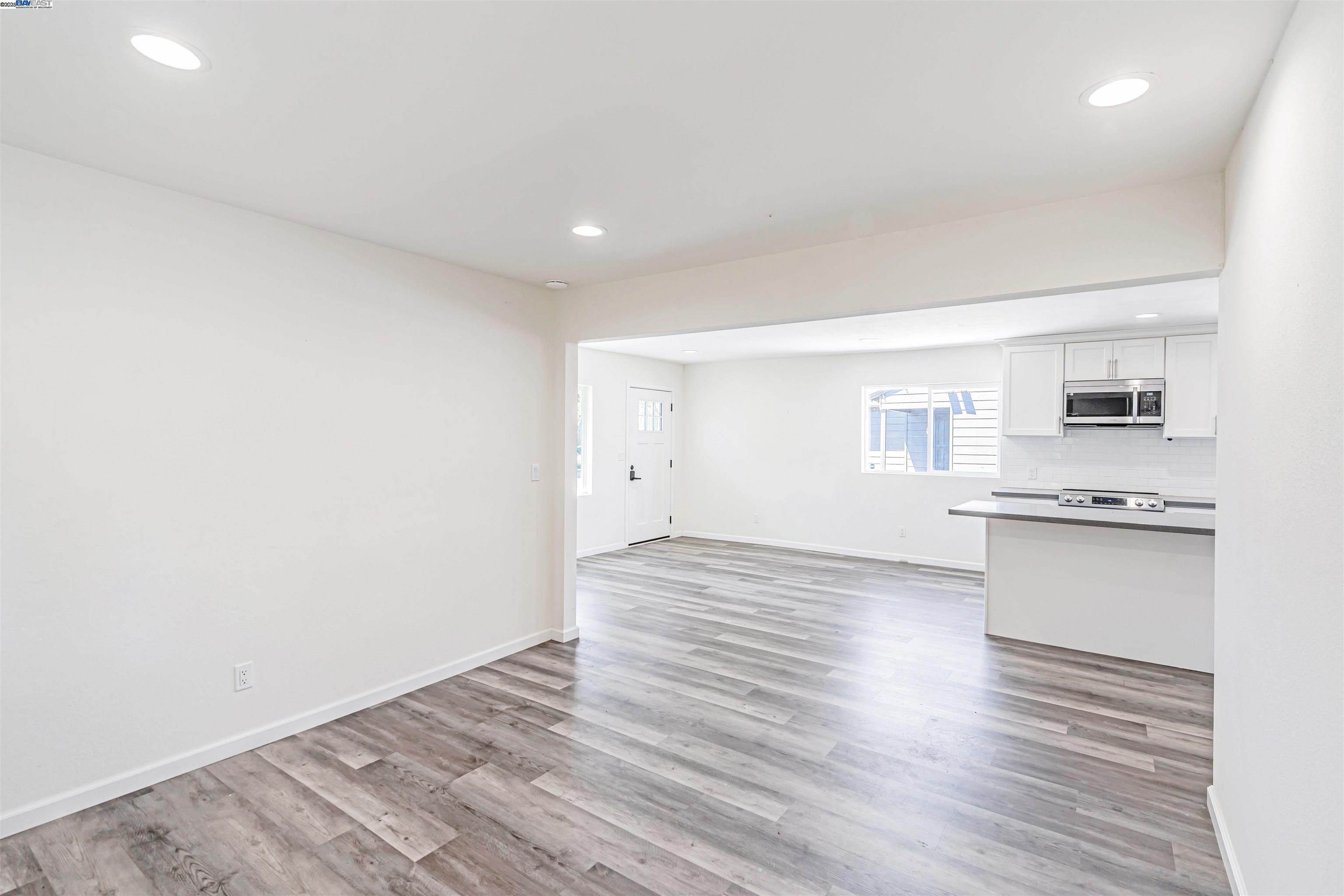 Detail Gallery Image 10 of 48 For 24576 Oneil Ave, Hayward,  CA 94544 - 3 Beds | 2 Baths