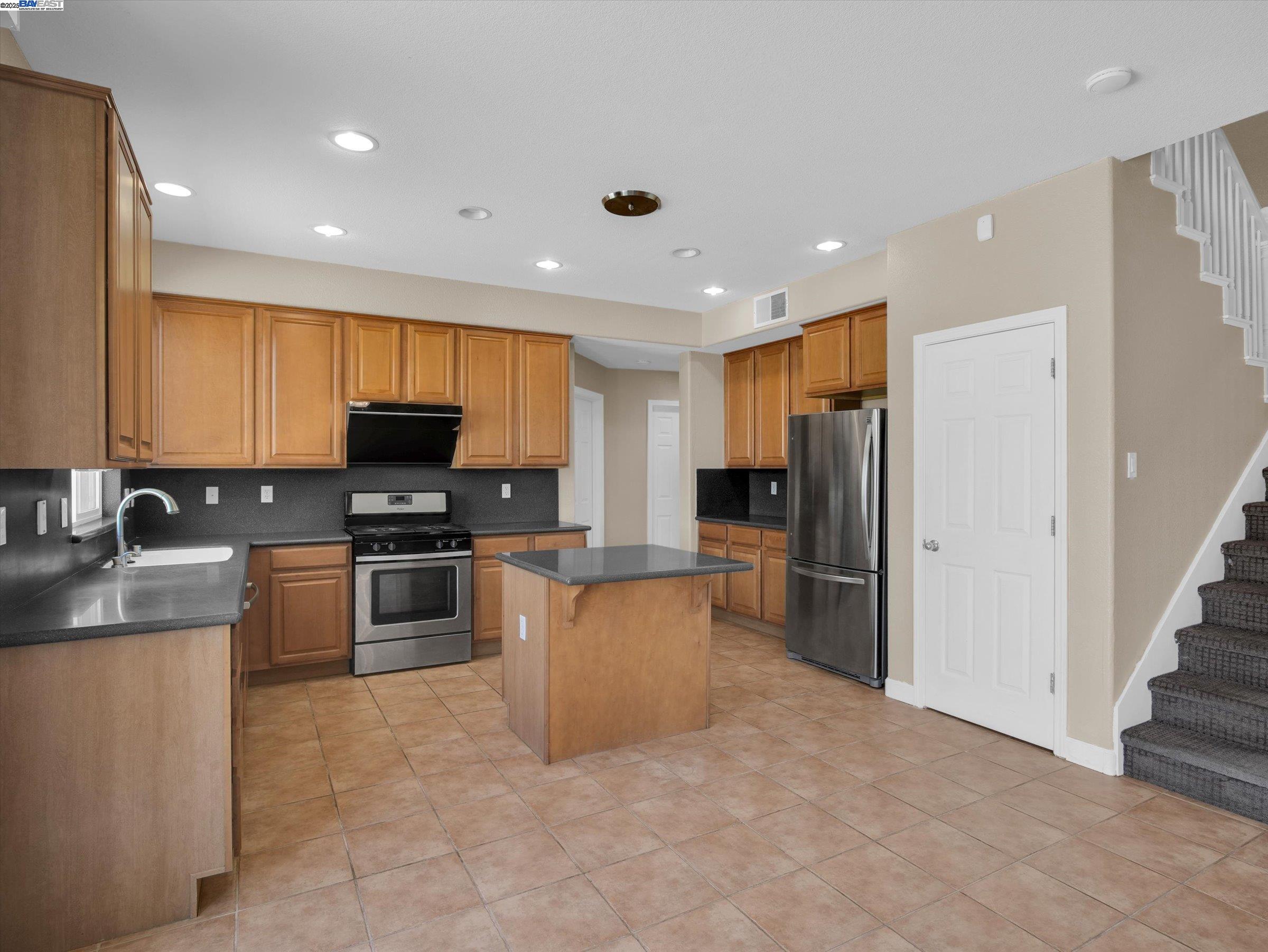 Detail Gallery Image 13 of 58 For 1413 Angus St, Patterson,  CA 95363 - 5 Beds | 3 Baths