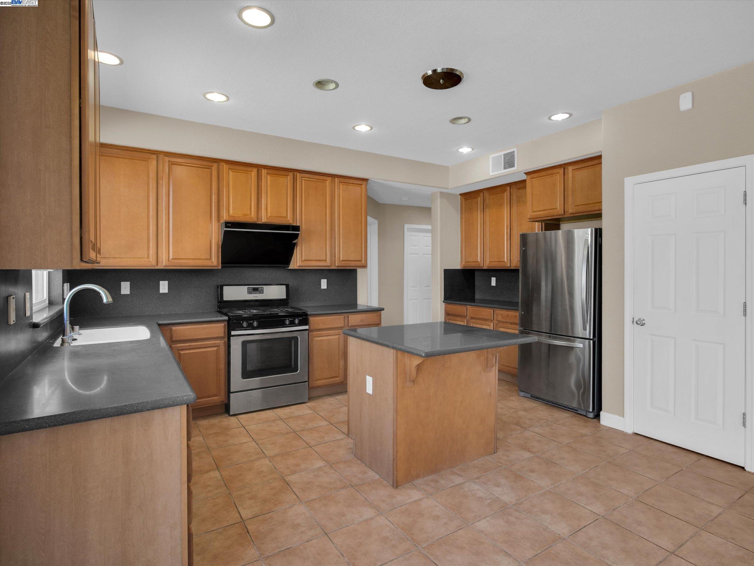 Detail Gallery Image 20 of 58 For 1413 Angus St, Patterson,  CA 95363 - 5 Beds | 3 Baths
