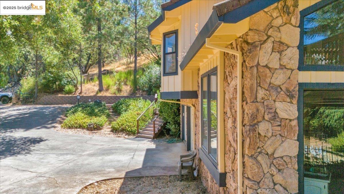 Detail Gallery Image 5 of 59 For 23642 Porcina Way, Columbia,  CA 95310 - 3 Beds | 4 Baths