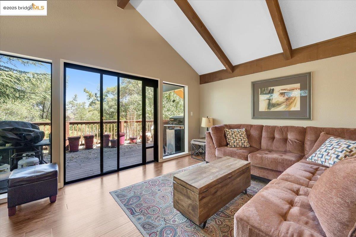 Detail Gallery Image 8 of 59 For 23642 Porcina Way, Columbia,  CA 95310 - 3 Beds | 4 Baths