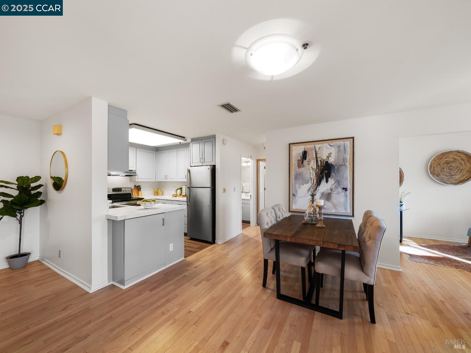 Detail Gallery Image 14 of 36 For 100 Thorndale Drive #326,  San Rafael,  CA 94903-4114 - 1 Beds | 2 Baths