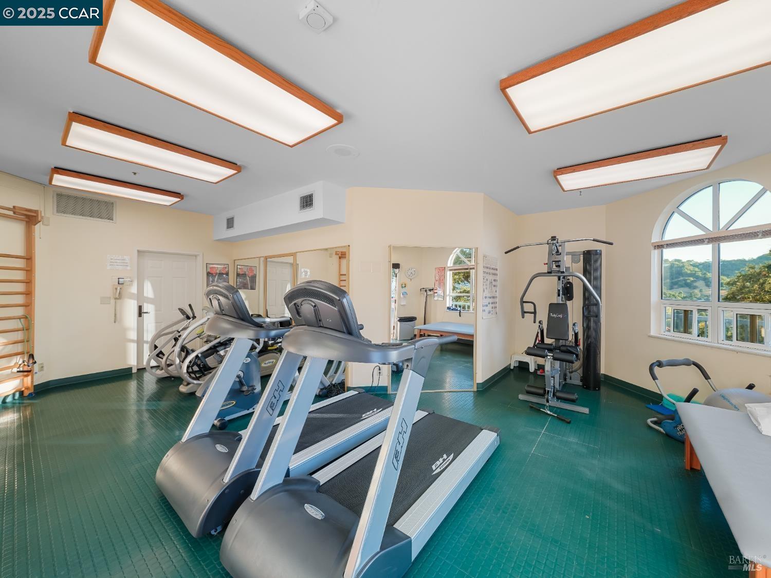 Detail Gallery Image 33 of 36 For 100 Thorndale Drive #326,  San Rafael,  CA 94903-4114 - 1 Beds | 2 Baths