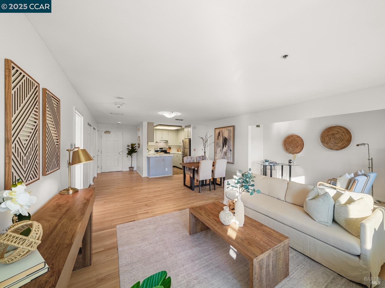 Detail Gallery Image 5 of 36 For 100 Thorndale Drive #326,  San Rafael,  CA 94903-4114 - 1 Beds | 2 Baths