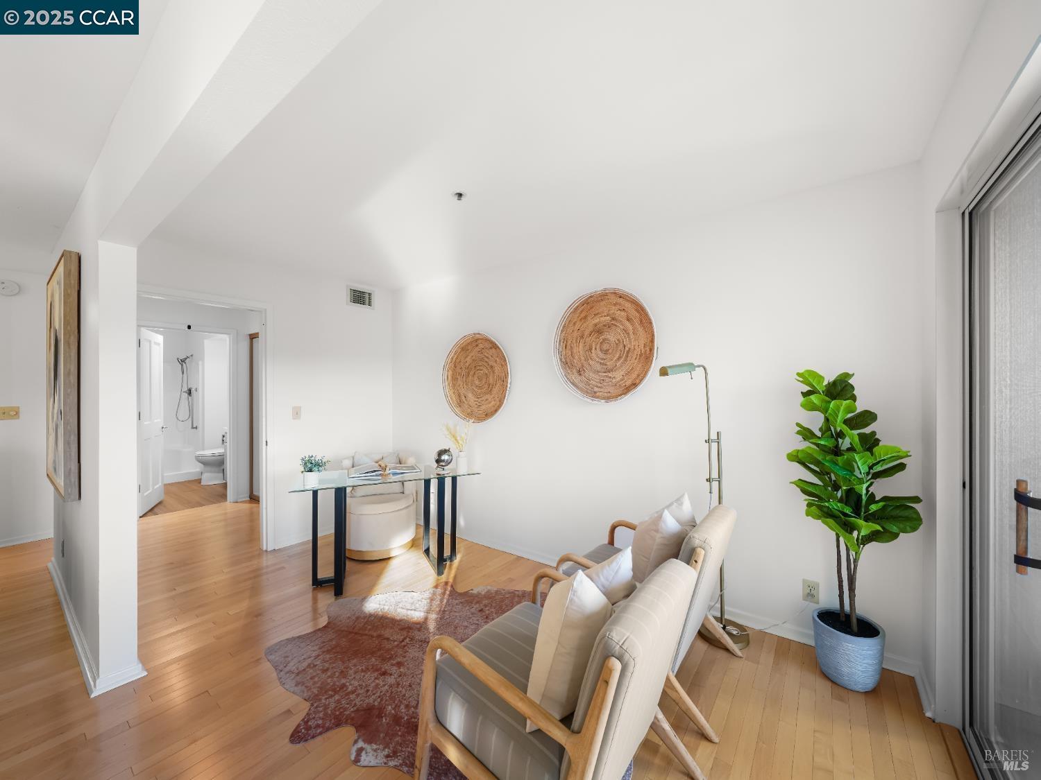 Detail Gallery Image 8 of 36 For 100 Thorndale Drive #326,  San Rafael,  CA 94903-4114 - 1 Beds | 2 Baths
