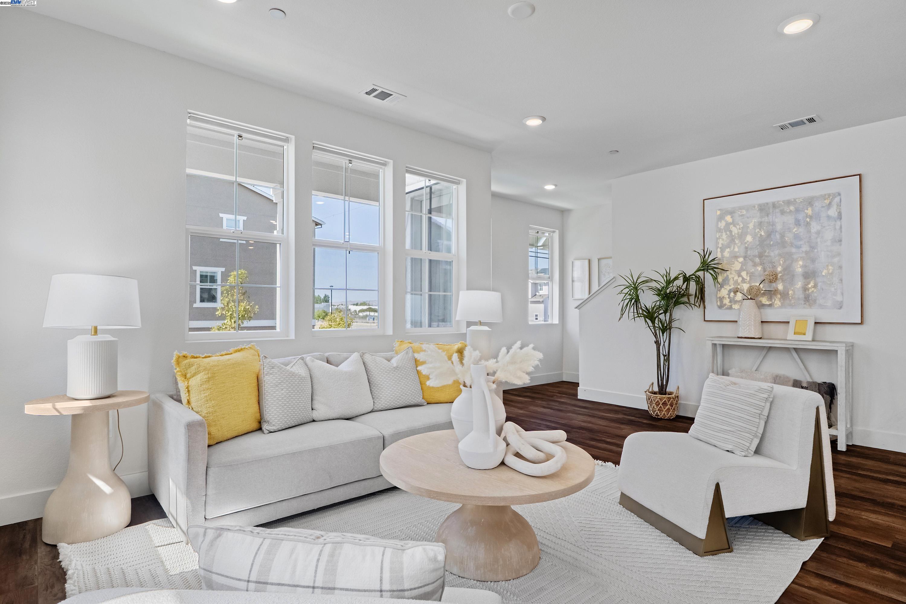 Detail Gallery Image 7 of 48 For 37428 Bowline Rd, Newark,  CA 94560 - 2 Beds | 2/1 Baths