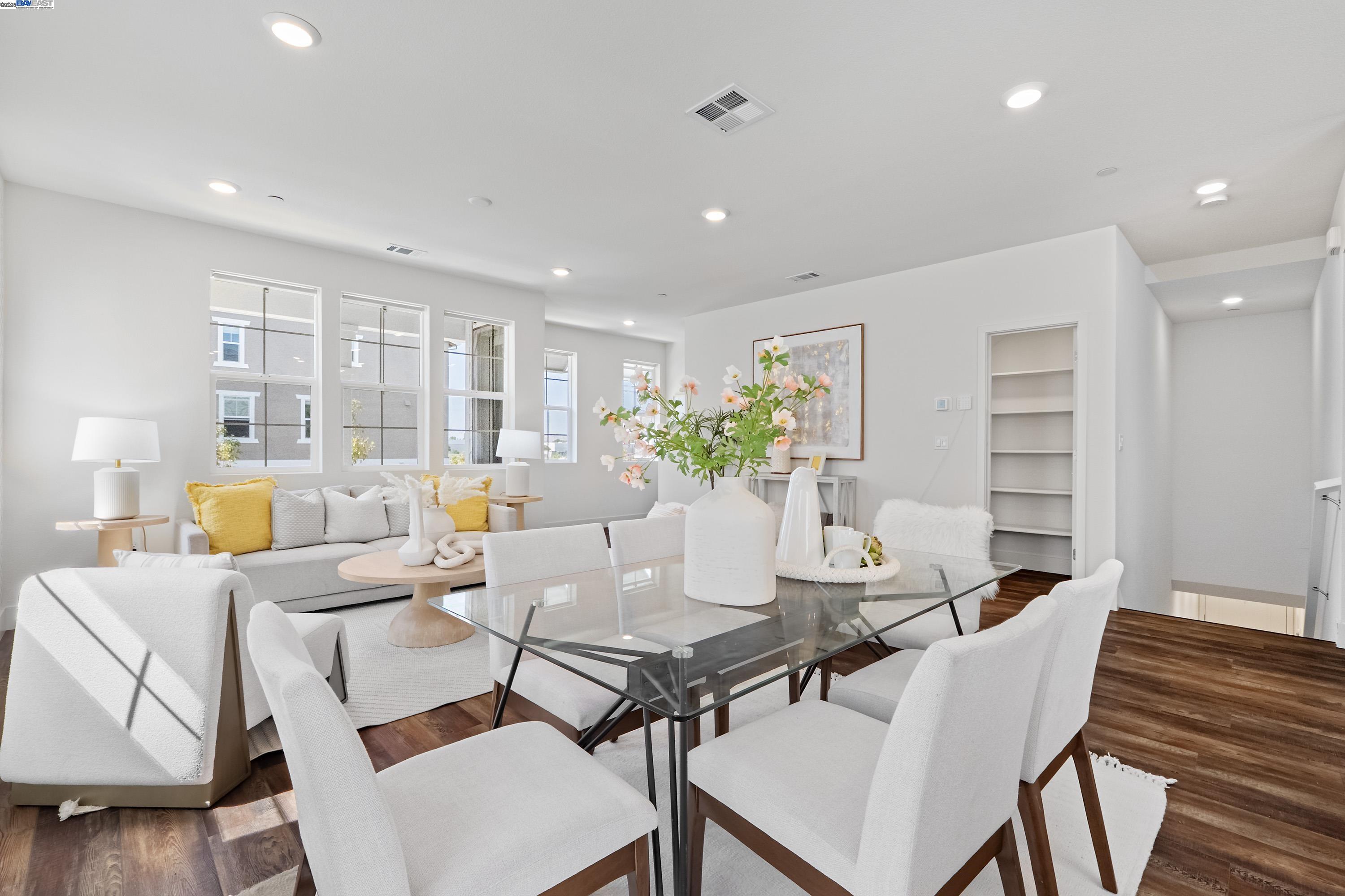 Detail Gallery Image 9 of 48 For 37428 Bowline Rd, Newark,  CA 94560 - 2 Beds | 2/1 Baths