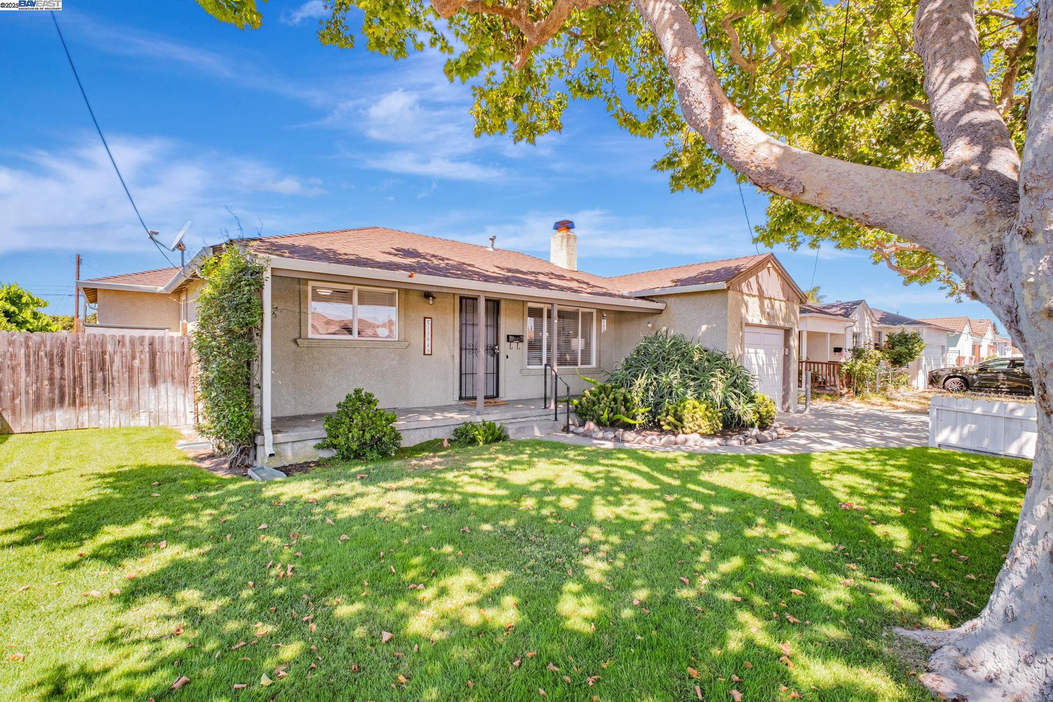 Detail Gallery Image 2 of 33 For 15049 Kesterson St, San Leandro,  CA 94579 - 3 Beds | 1 Baths