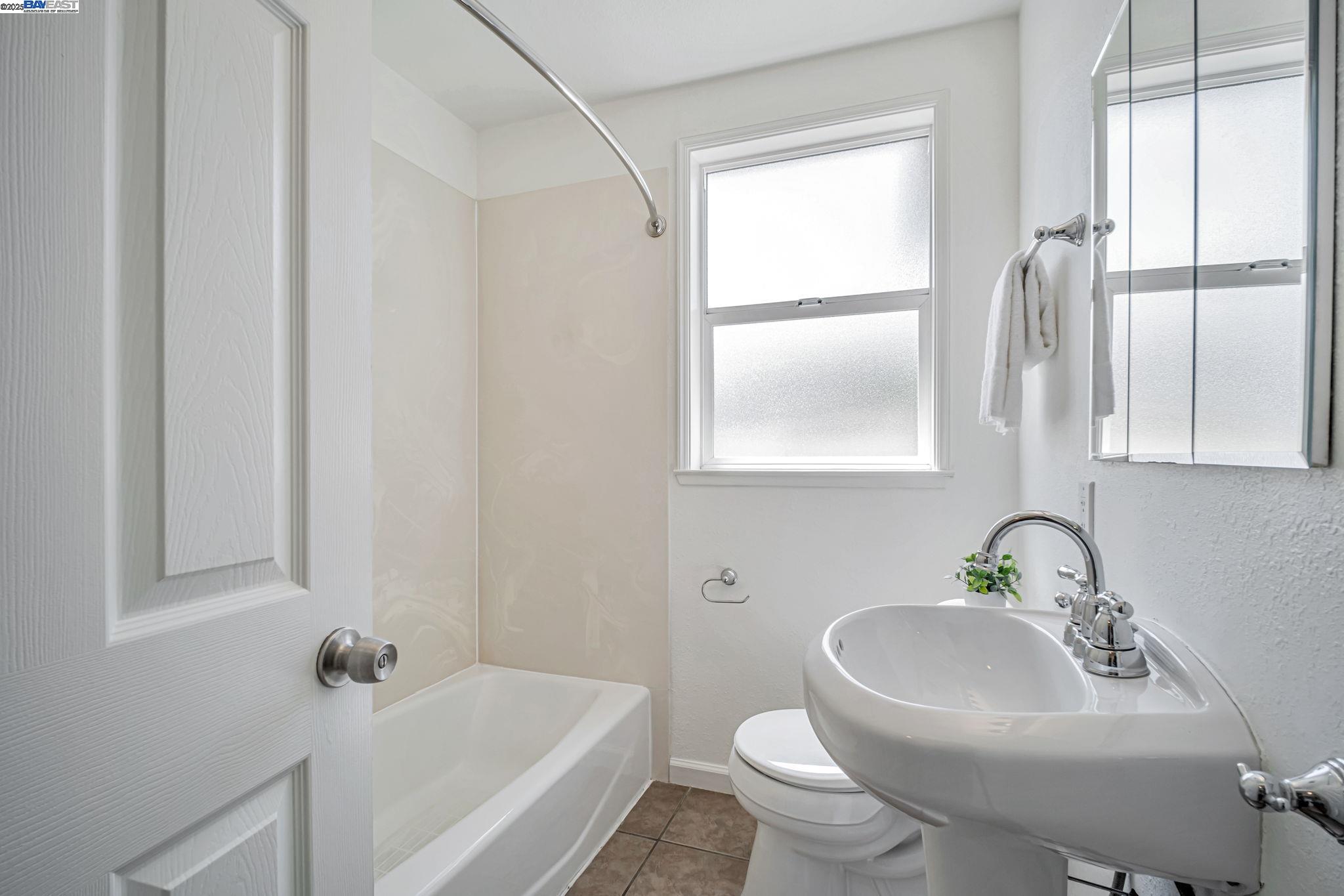 Detail Gallery Image 26 of 33 For 15049 Kesterson St, San Leandro,  CA 94579 - 3 Beds | 1 Baths