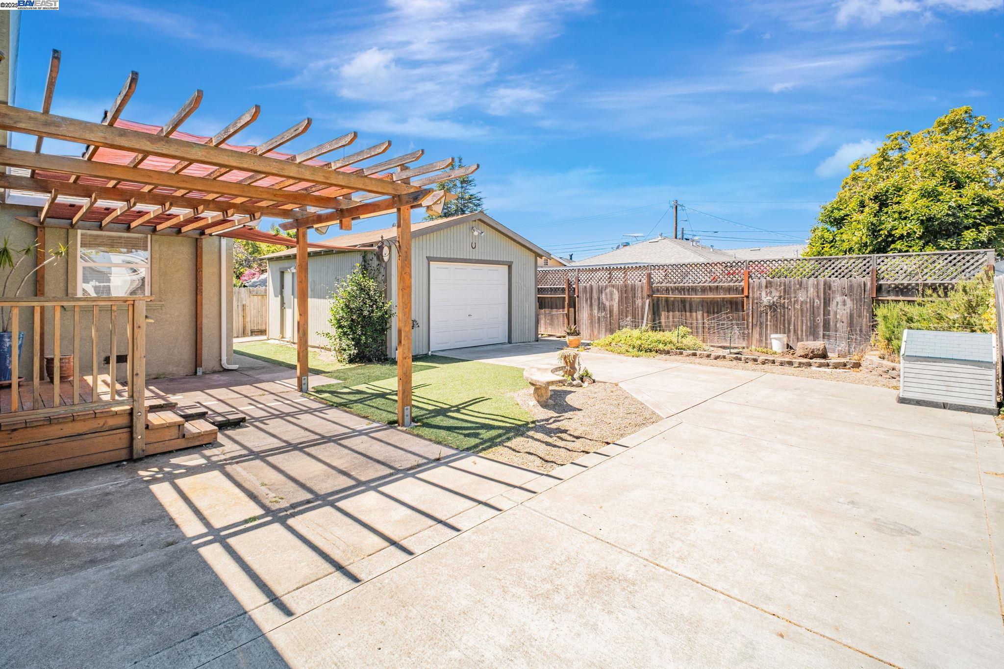 Detail Gallery Image 29 of 33 For 15049 Kesterson St, San Leandro,  CA 94579 - 3 Beds | 1 Baths