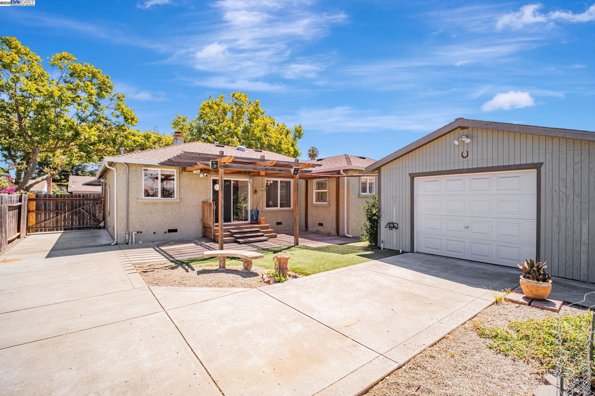 Detail Gallery Image 30 of 33 For 15049 Kesterson St, San Leandro,  CA 94579 - 3 Beds | 1 Baths