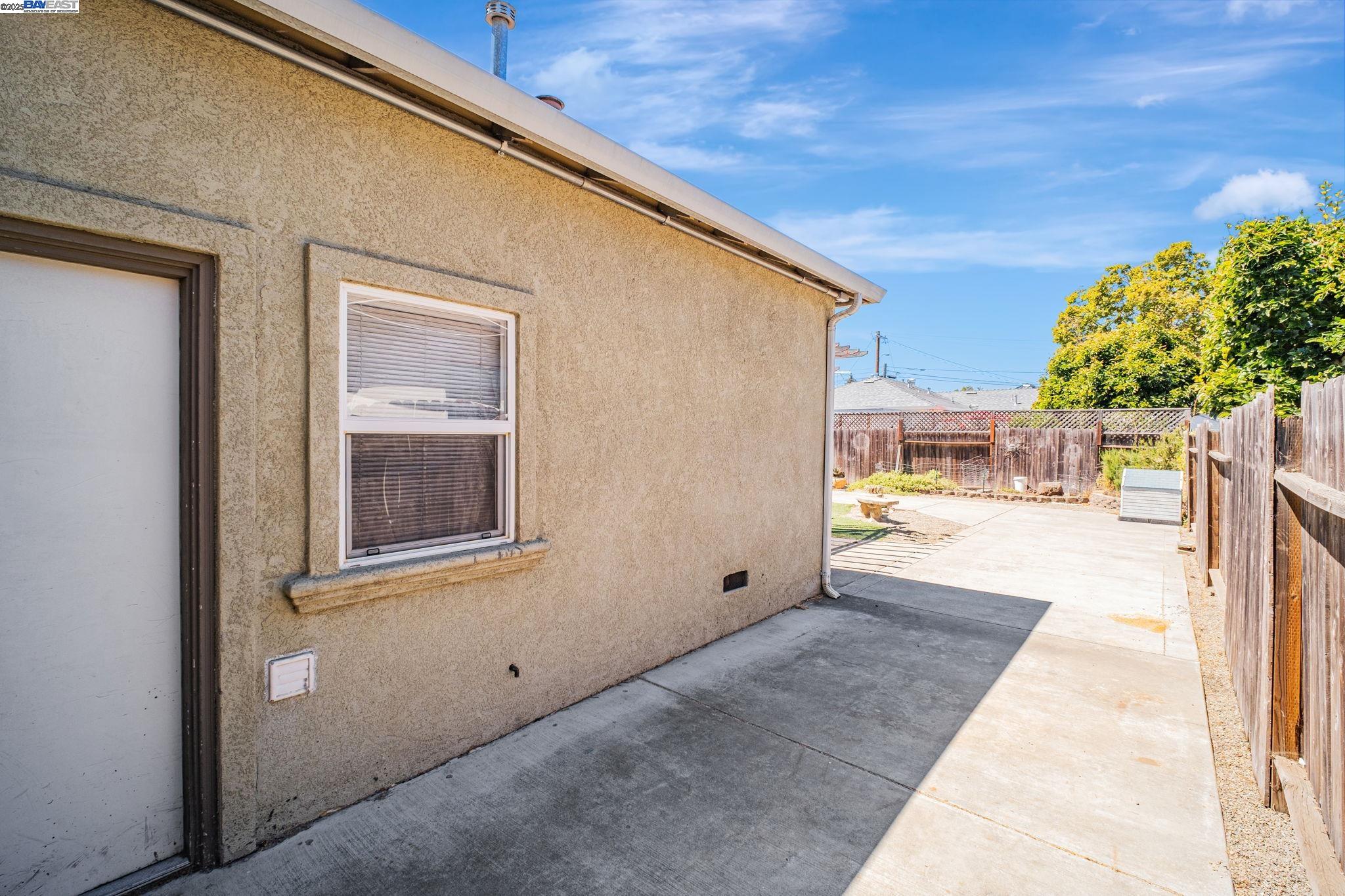 Detail Gallery Image 32 of 33 For 15049 Kesterson St, San Leandro,  CA 94579 - 3 Beds | 1 Baths