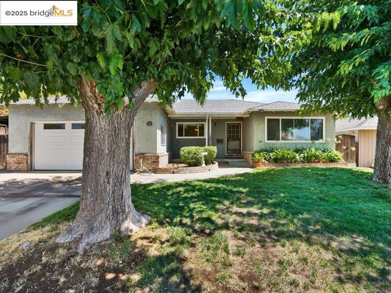 Detail Gallery Image 1 of 51 For 438 Harding Ave, Livermore,  CA 94550 - 4 Beds | 2 Baths