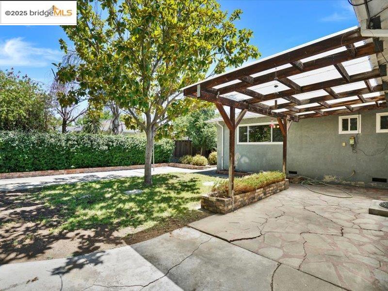 Detail Gallery Image 4 of 51 For 438 Harding Ave, Livermore,  CA 94550 - 4 Beds | 2 Baths