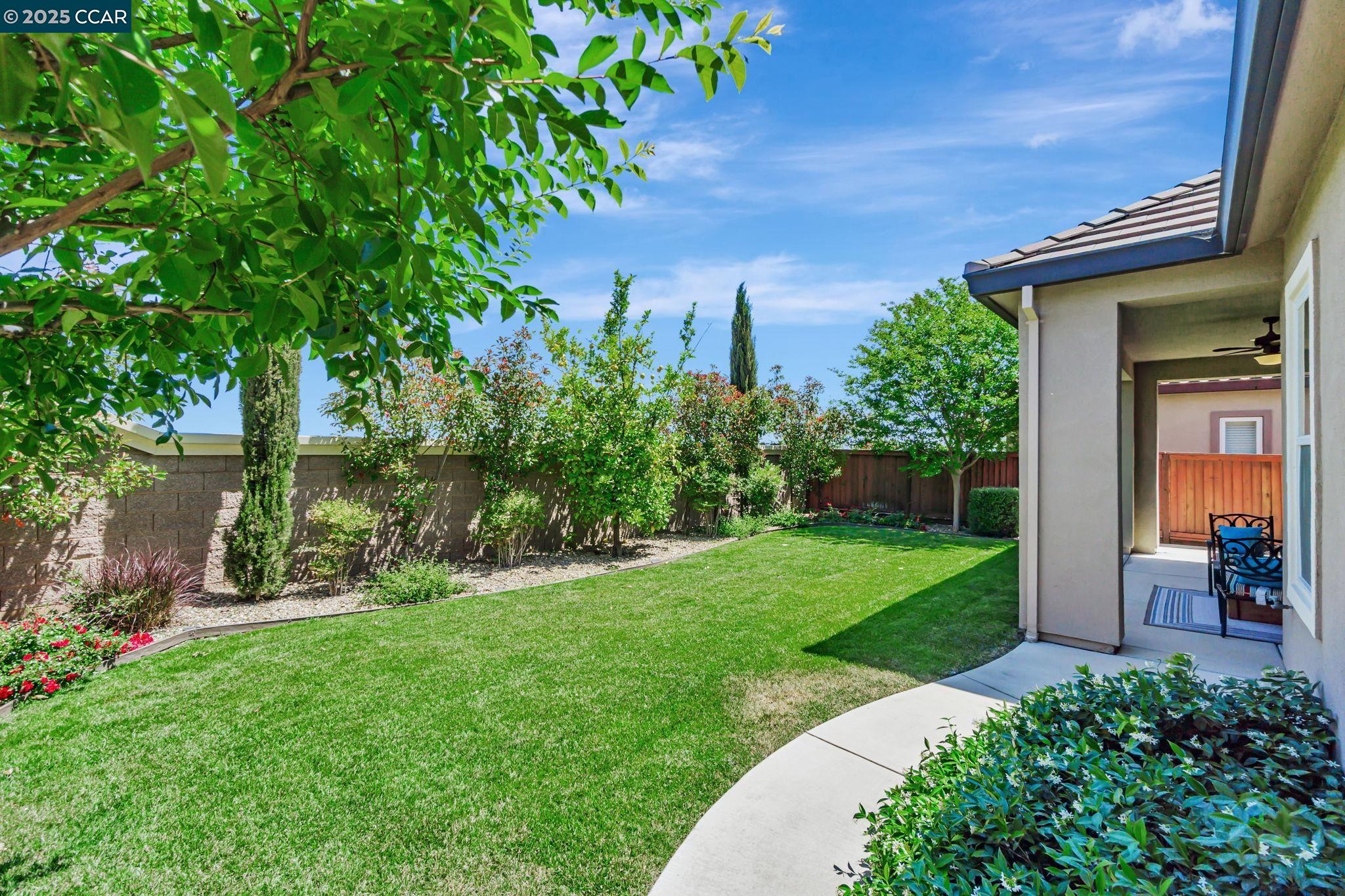 Detail Gallery Image 2 of 50 For 1631 Chianti Ln, Brentwood,  CA 94513 - 2 Beds | 2 Baths
